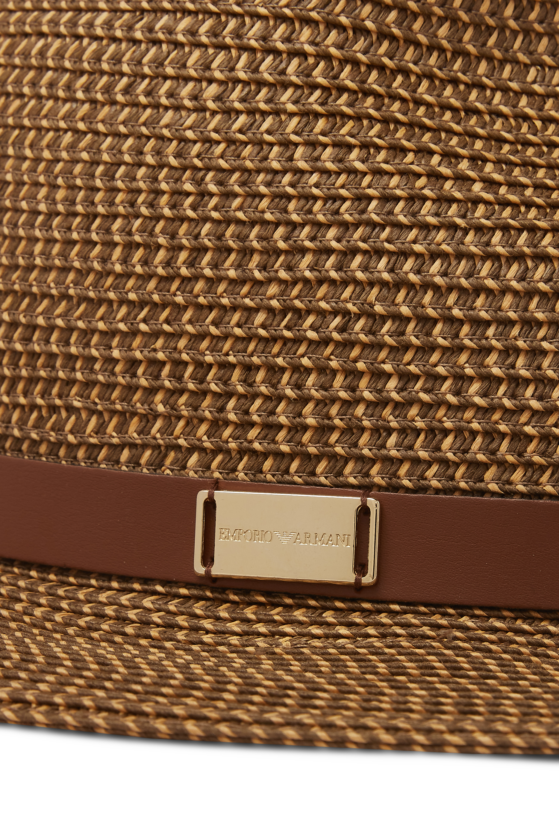 قبعة منسوجة من غزل الورق