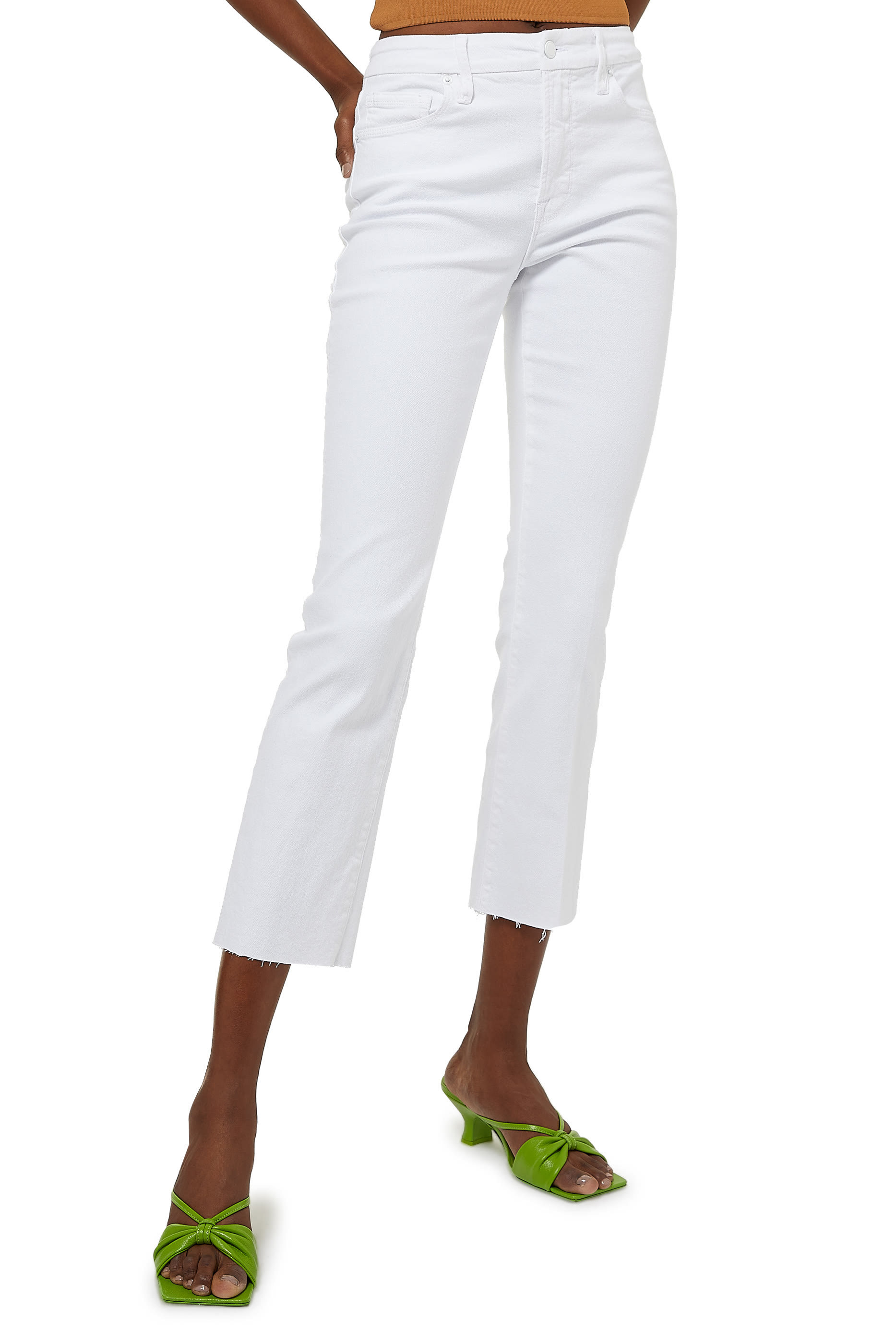 بنطال جينز بقصة مستقيمة بحافة غير محاكة