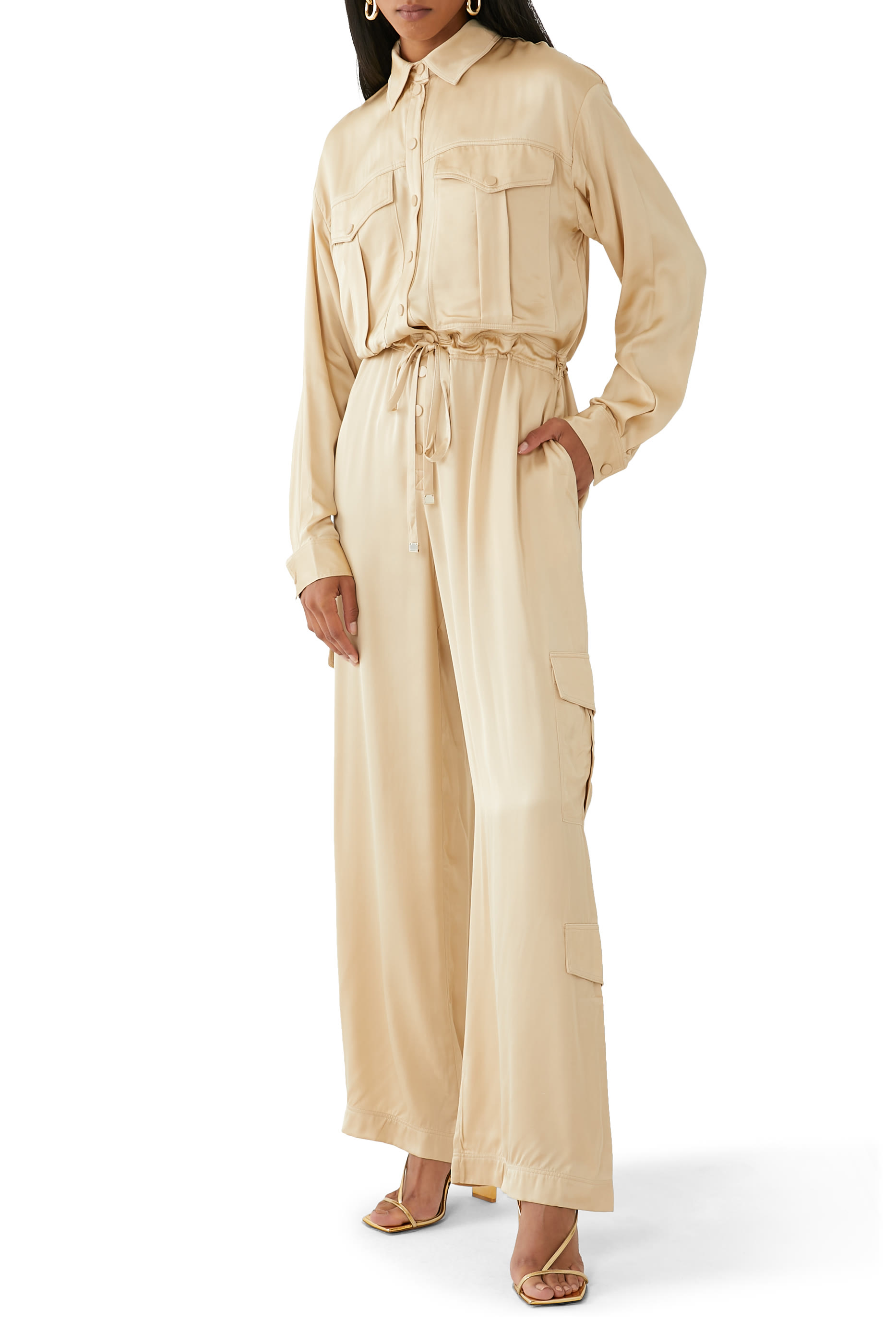 جمبسوت شاي بتصميم عملي برباط تضييق