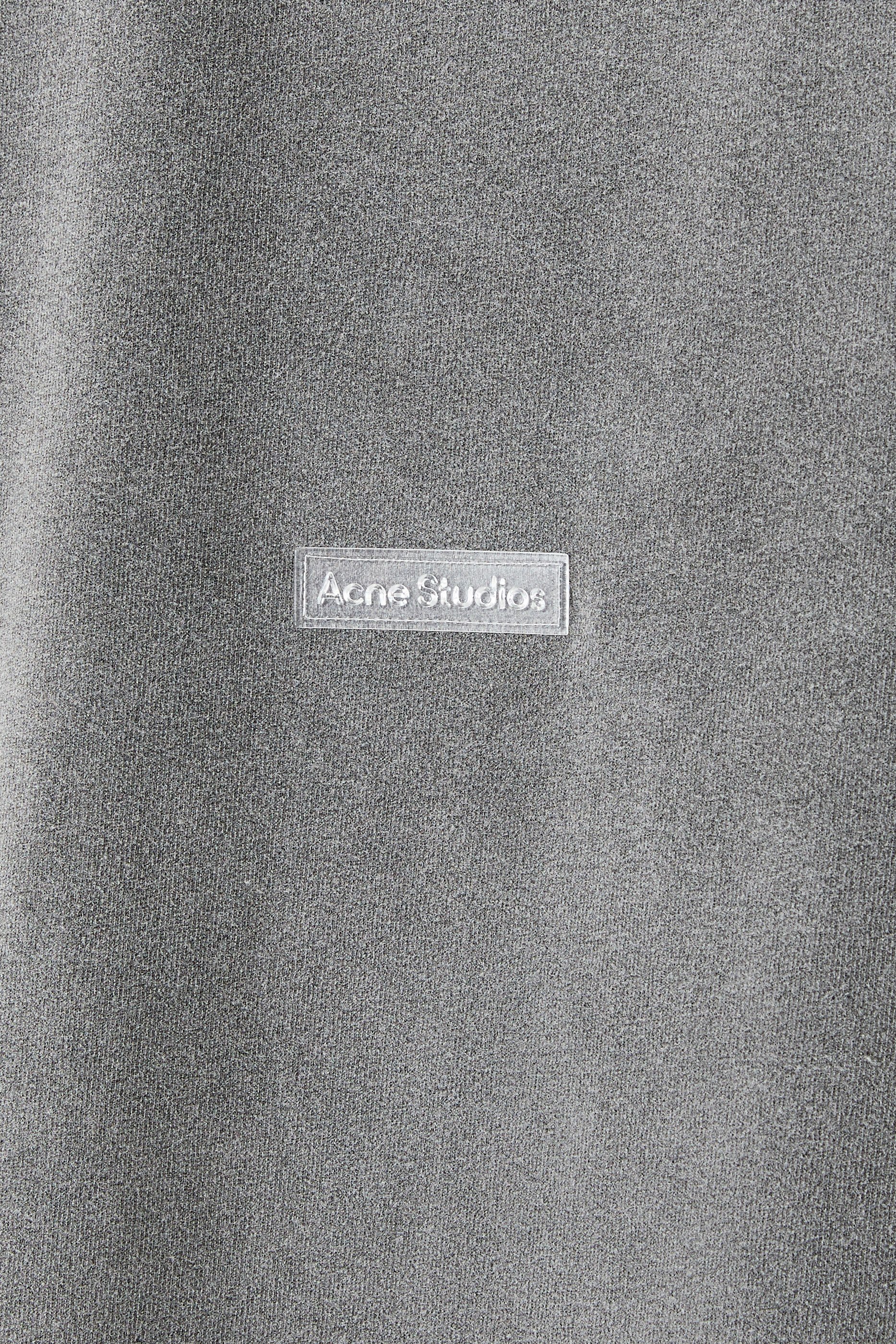 تيشيرت بياقة ضيقة قطن