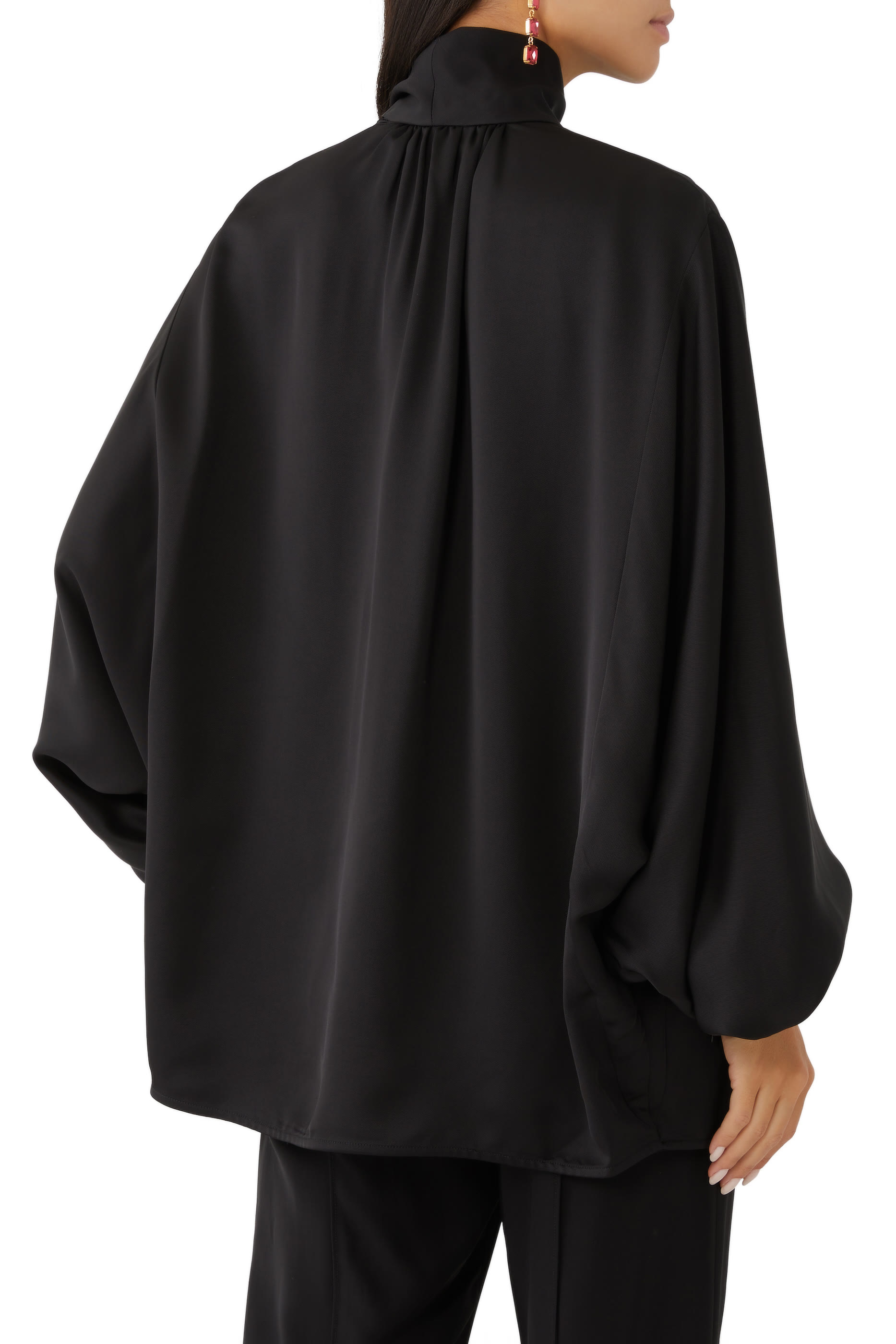 بلوزة كراش برباط عند العنق تويل