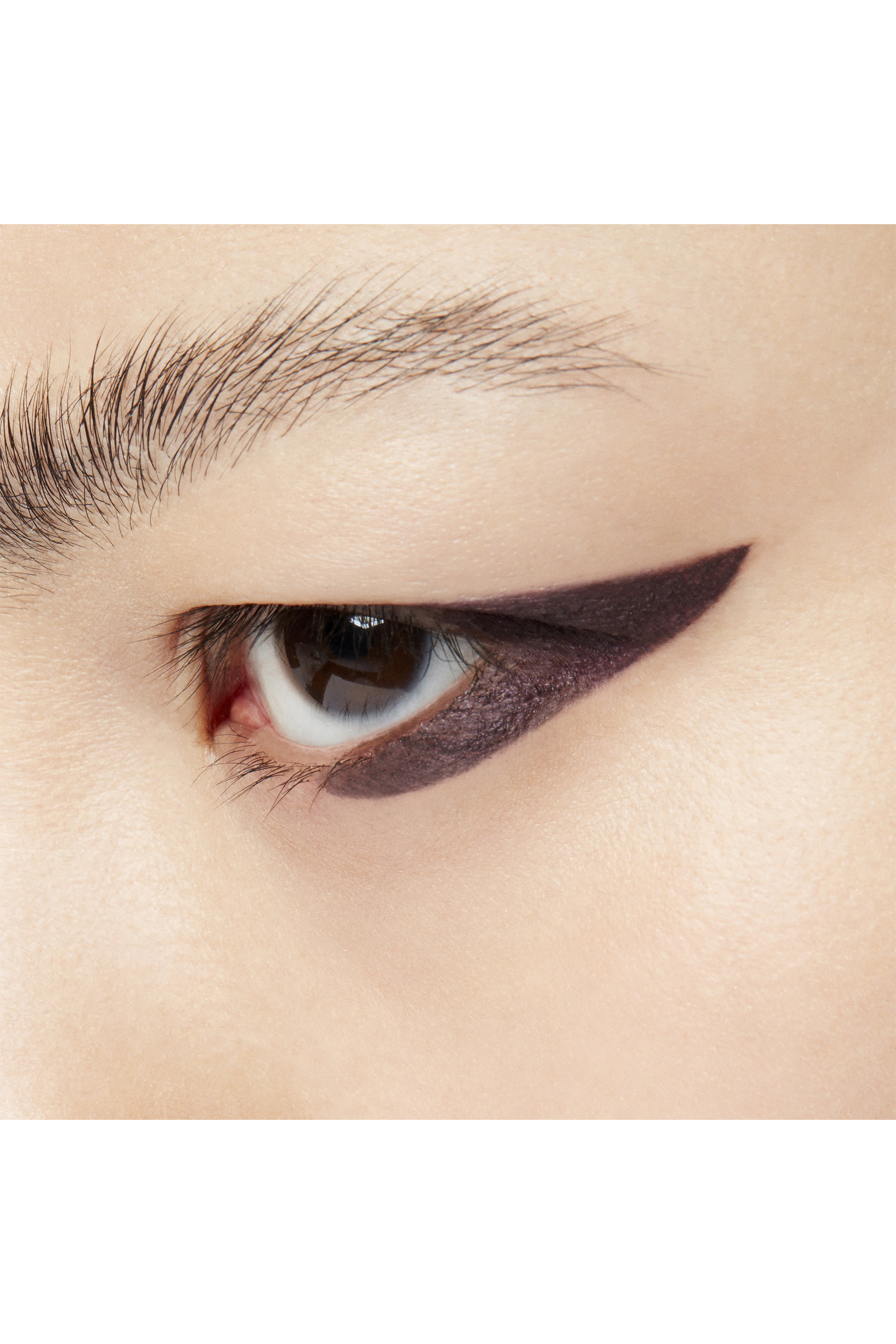 قلم محدد عيون جل