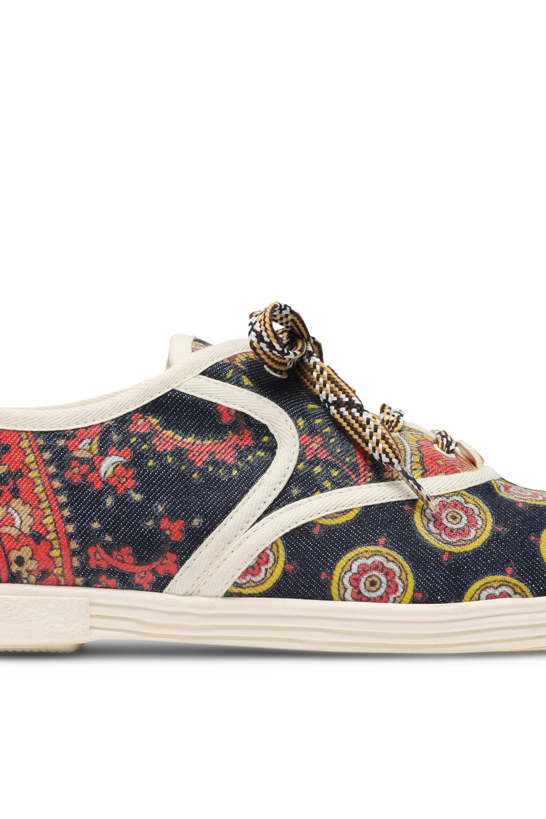 سنيكرز باي باي باي