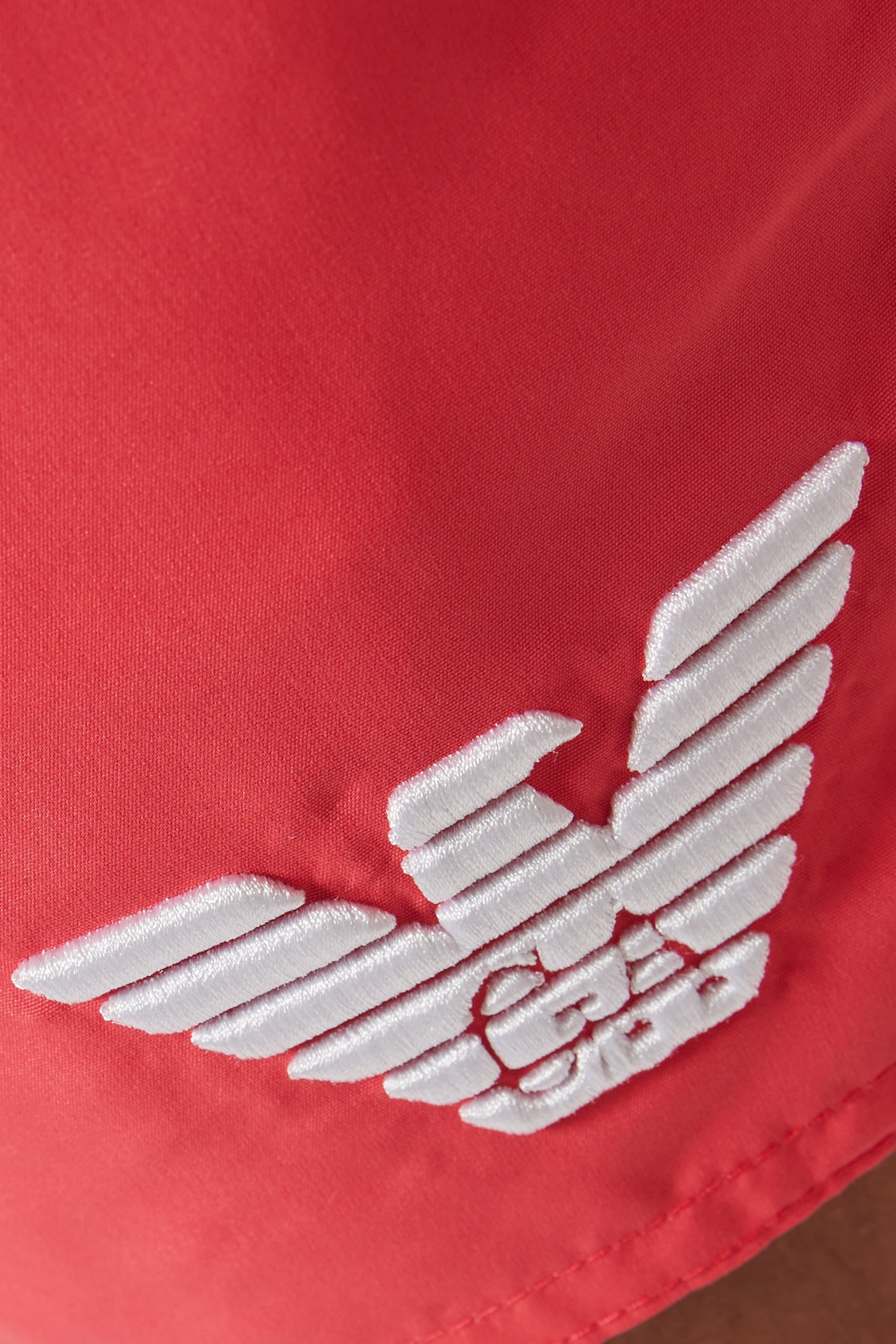 شورت سباحة بشريط بشعار الماركة اي اس في قماش معاد تدويره