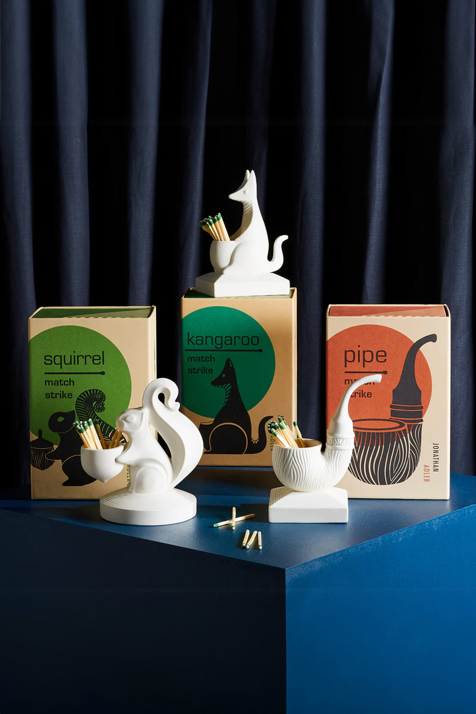 حامل أعواد ثقاب بتصميم سنجاب