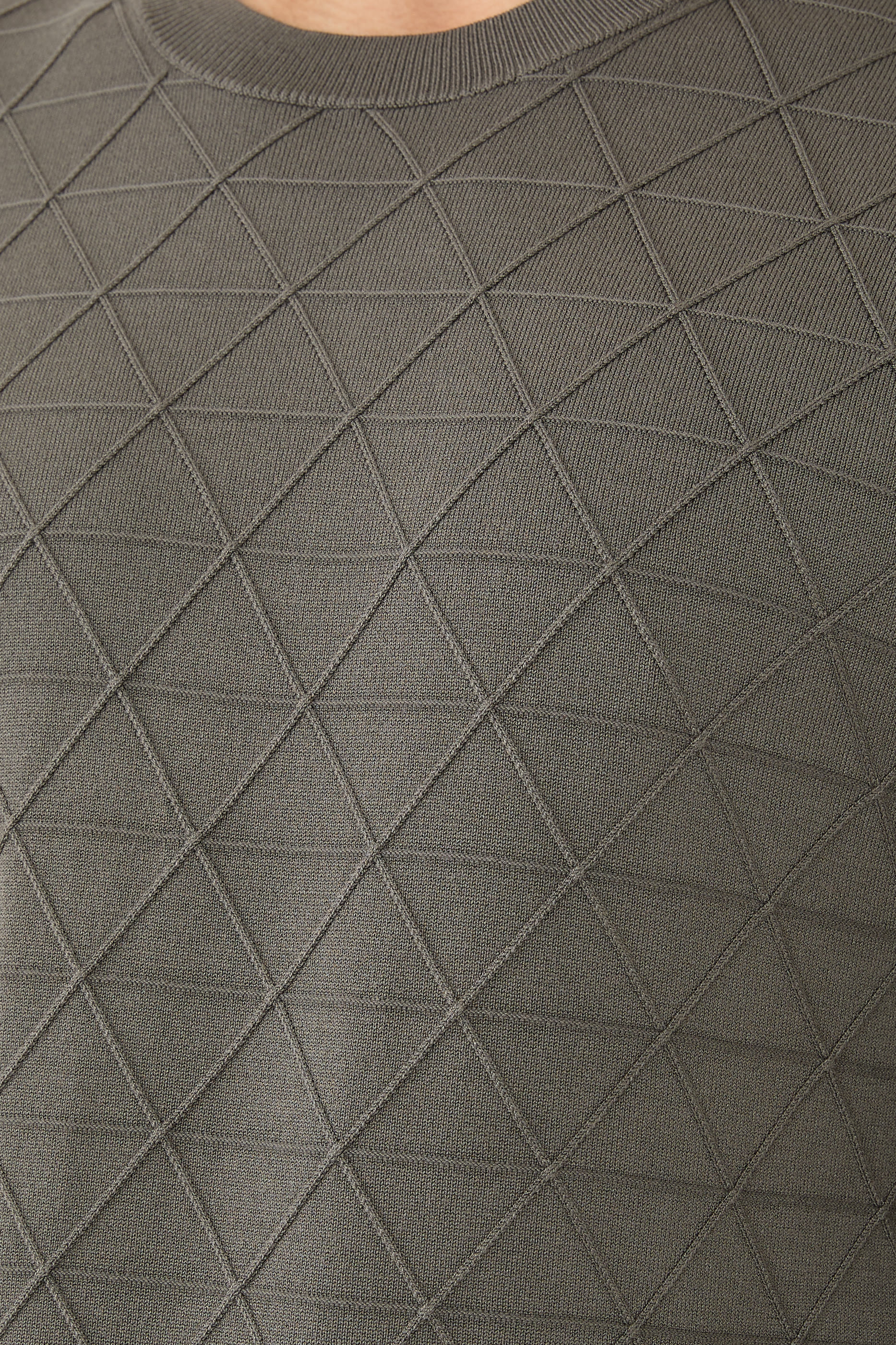 سويت شيرت ناينتي بياقة ضيقة