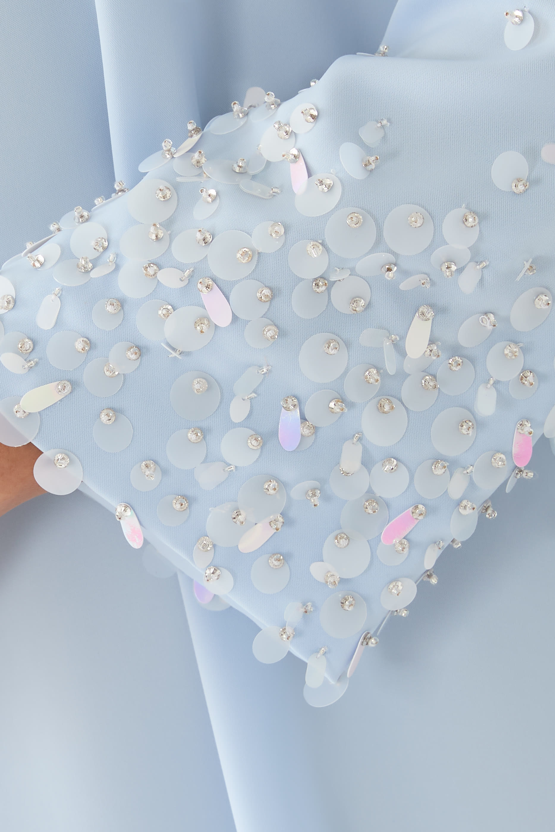 فستان مزين بترتر بتصميم متناثر