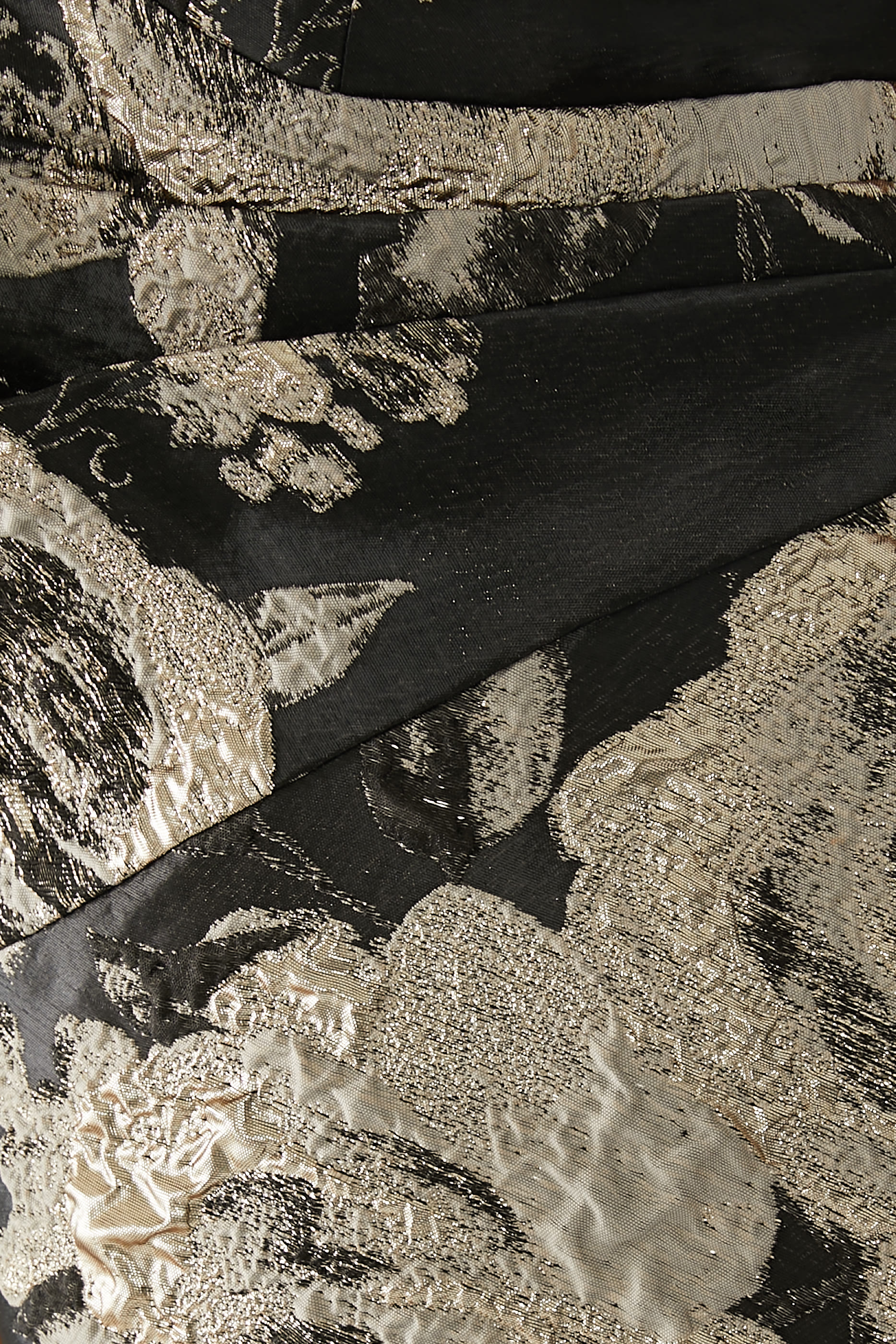 فستان سهوة مسائي رسمي مزين بزهور جاكار لامع