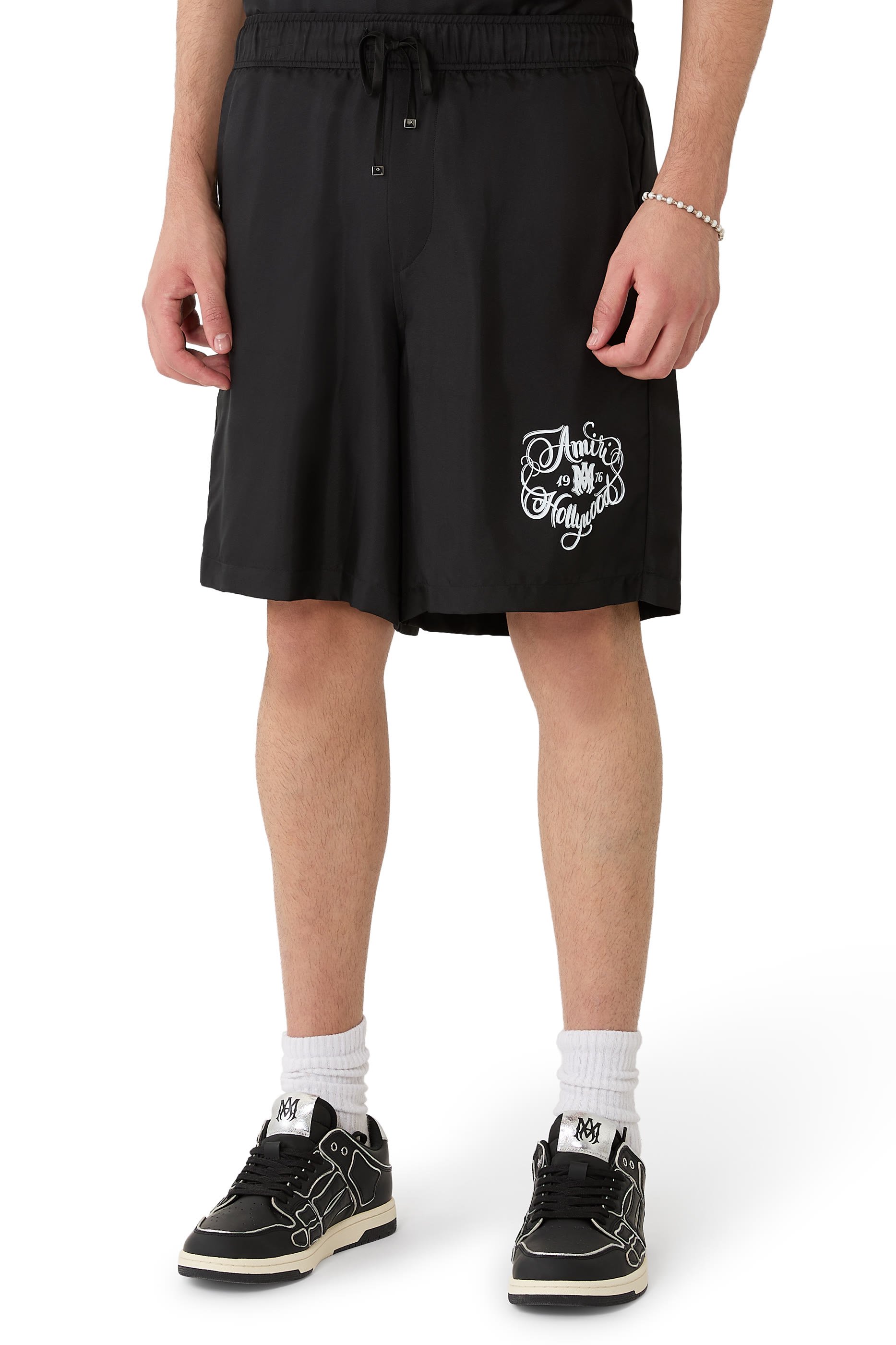 شورت بطبعة هوليود