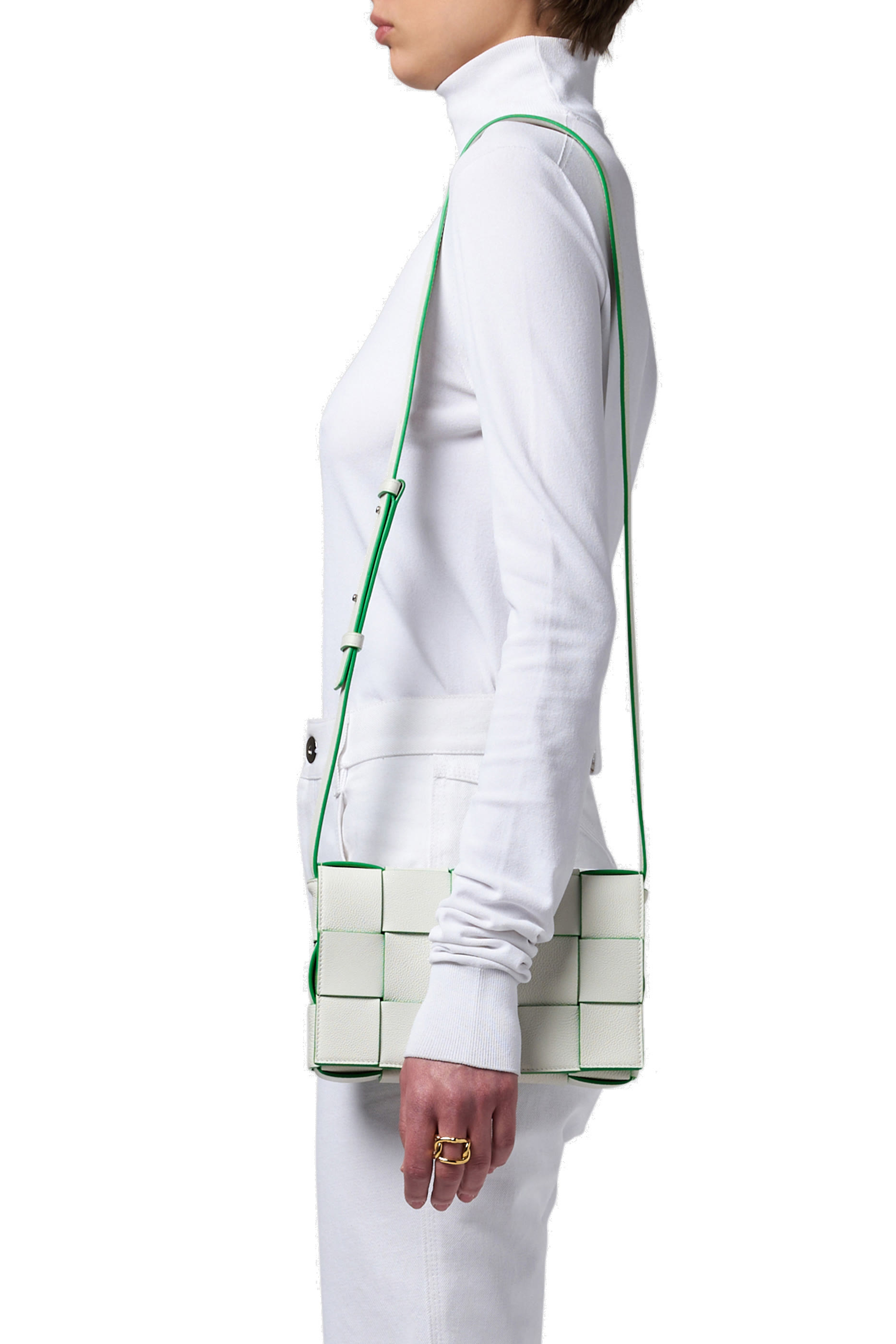 حقيبة كروس بودي كاسيت بتصميم مجدول