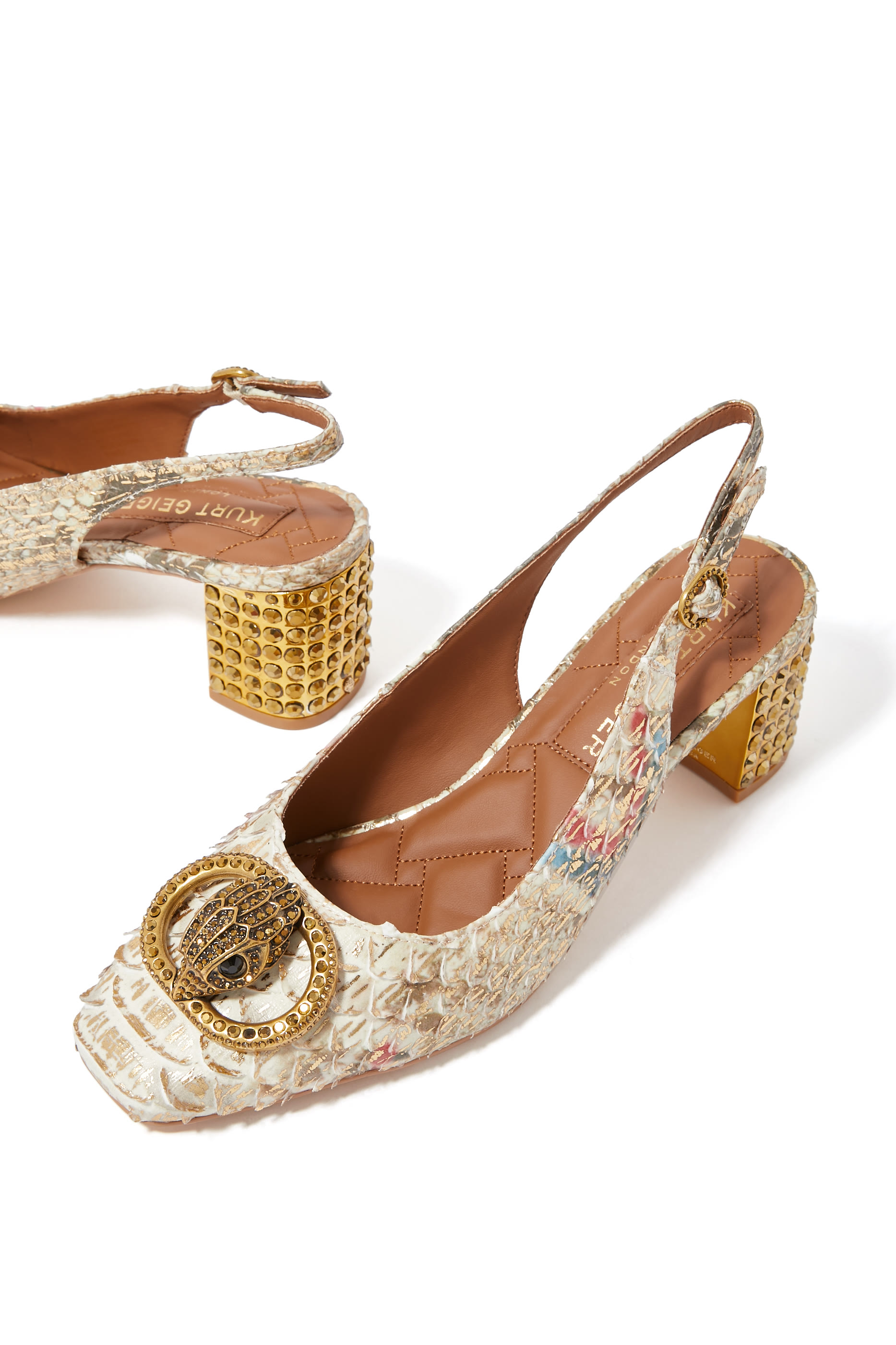 صندل تشيلسيا 60 بنعل سميك وسير خلفي