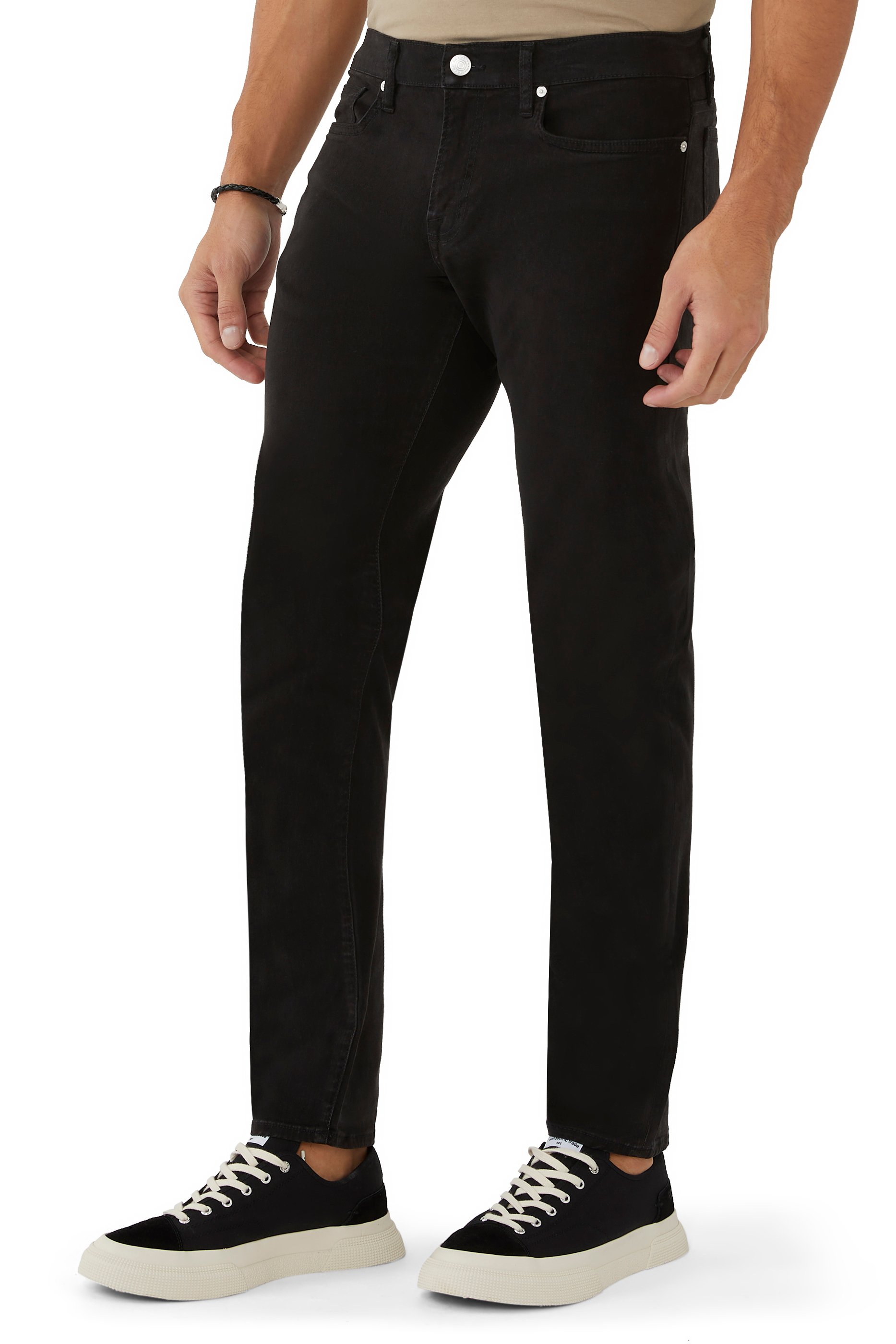 بنطال جينز لوم بقصة ضيقة