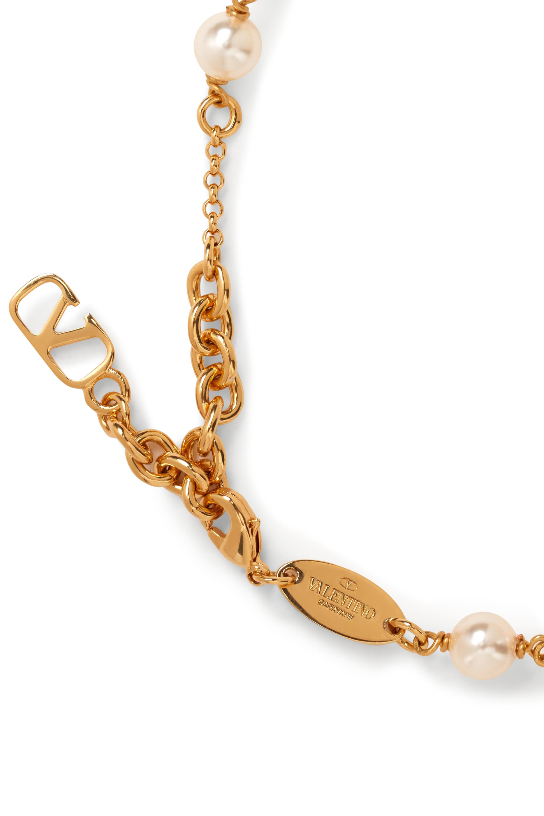 سوار فالنتينو غارافاني بشعار V ولؤلؤ