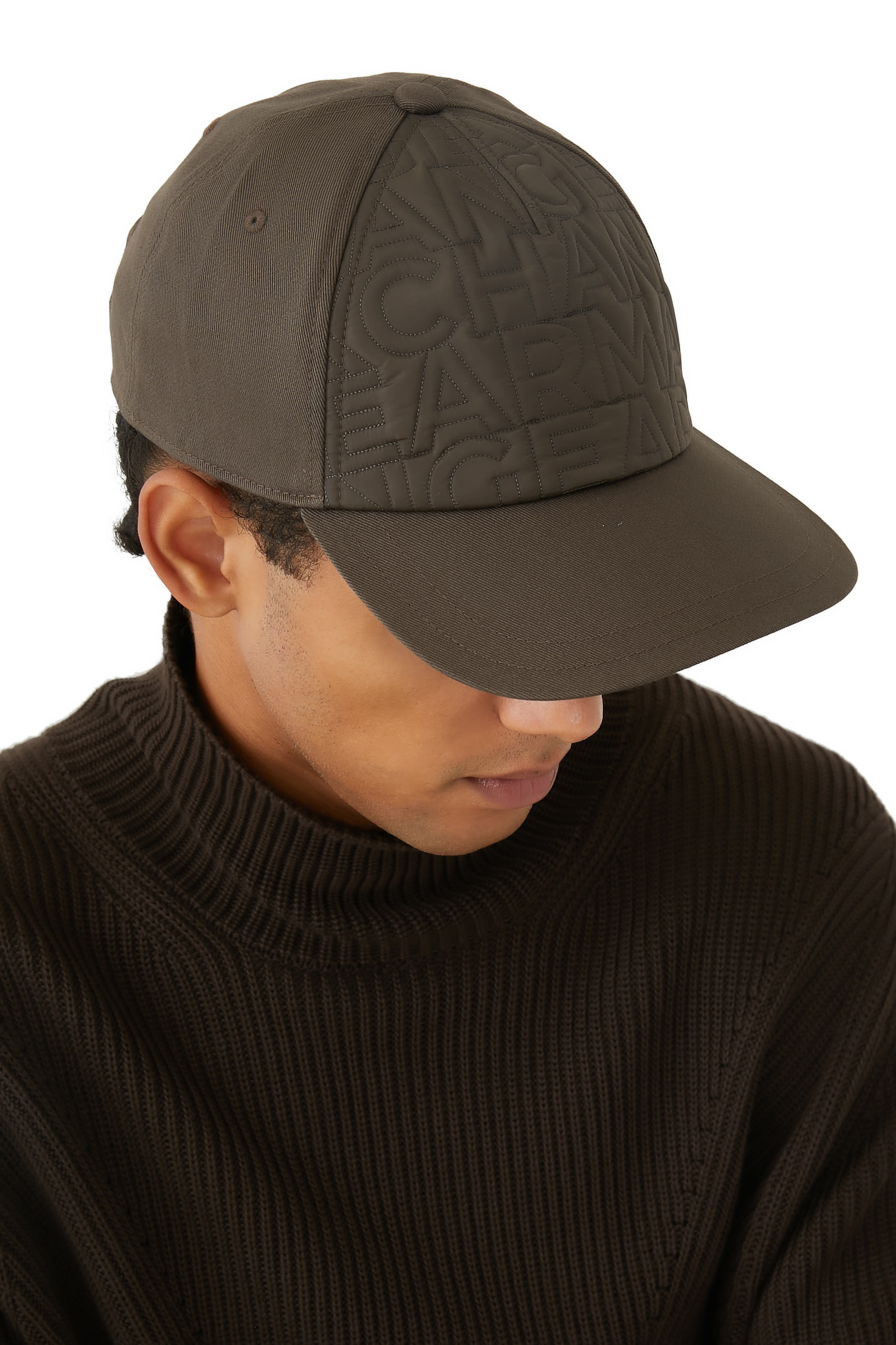 كاب بيسبول بشعار الماركة