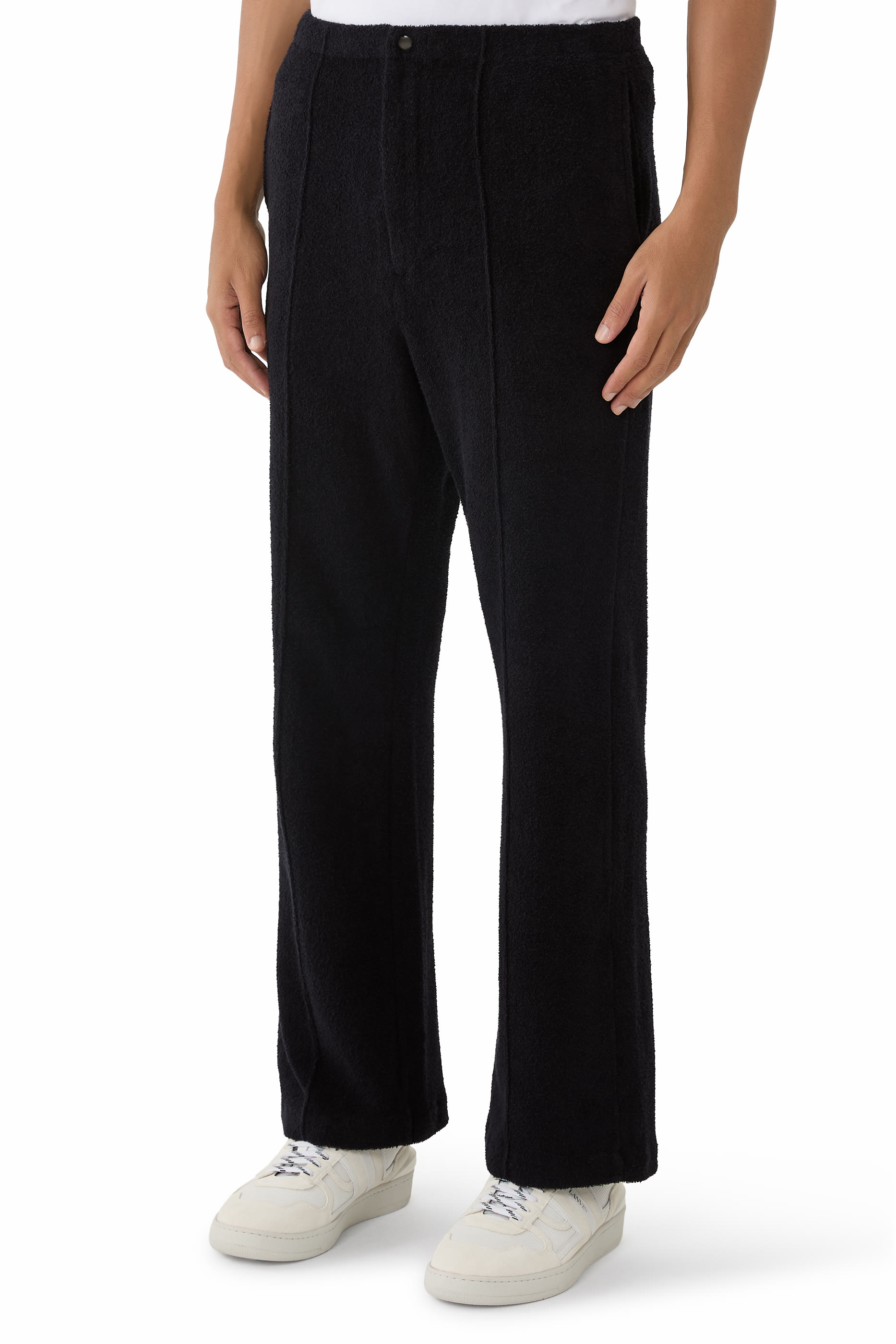 بنطال بارز الملمس