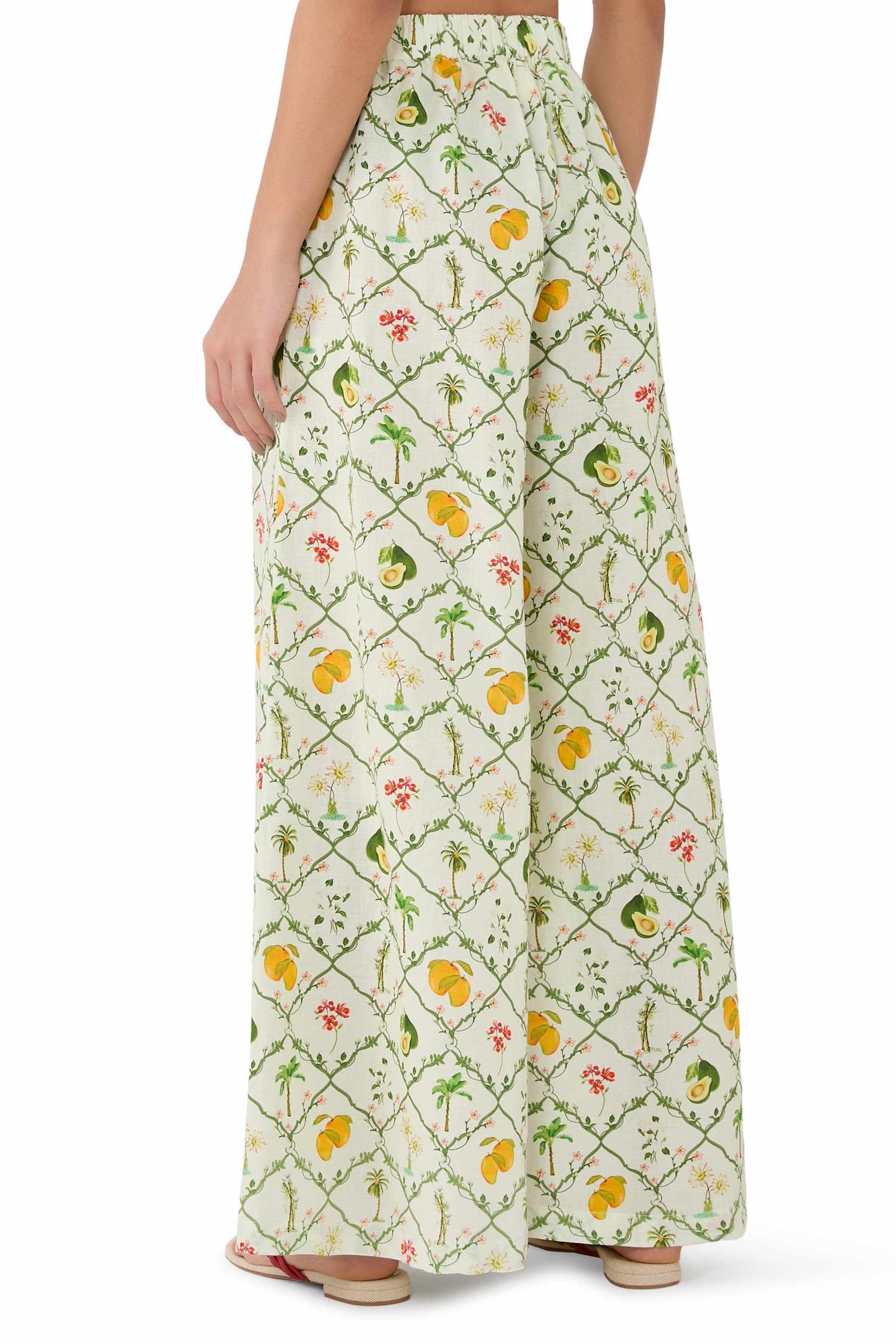 بنطال بقصة ساق واسعة