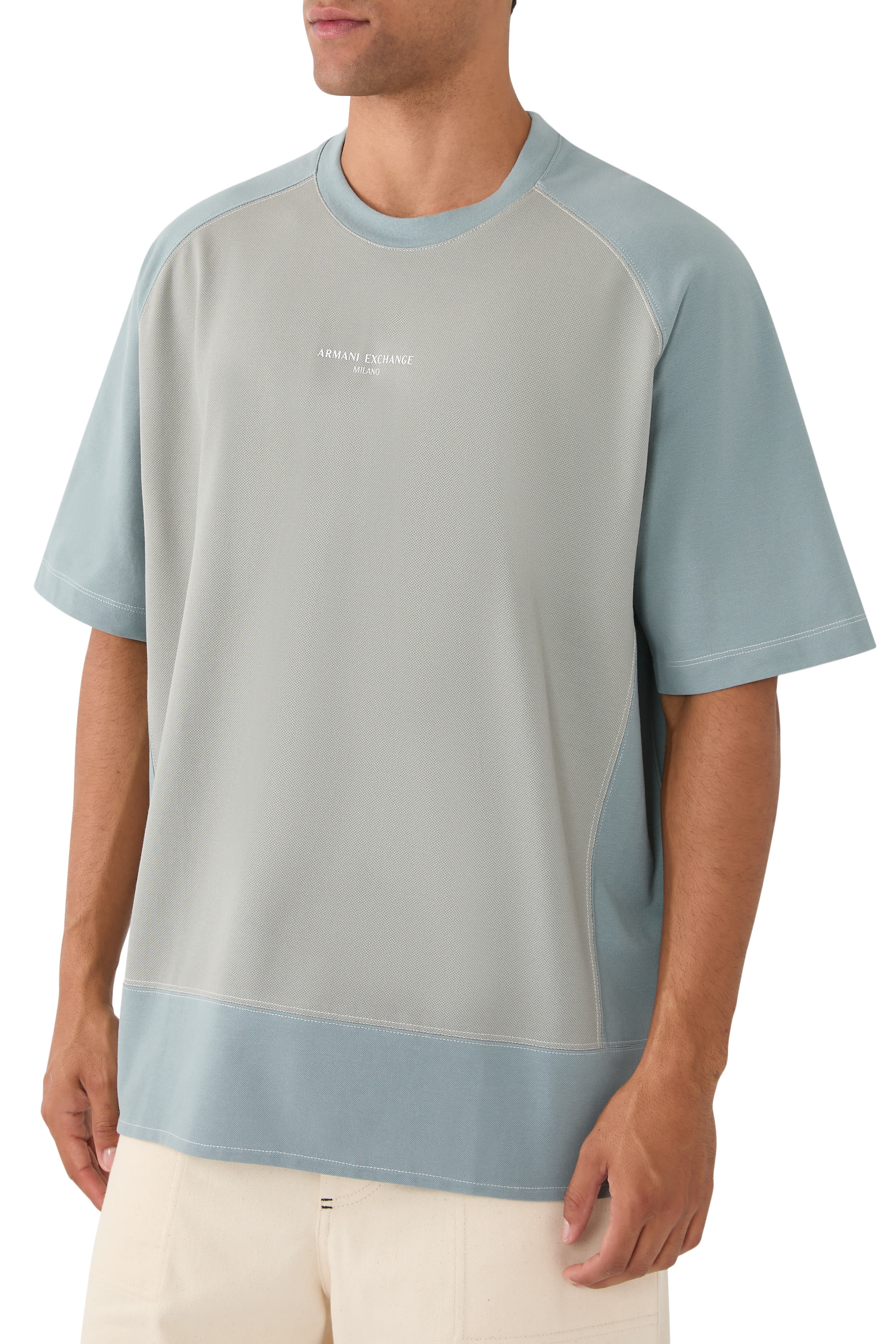 تيشيرت بلونين وشعار الماركة