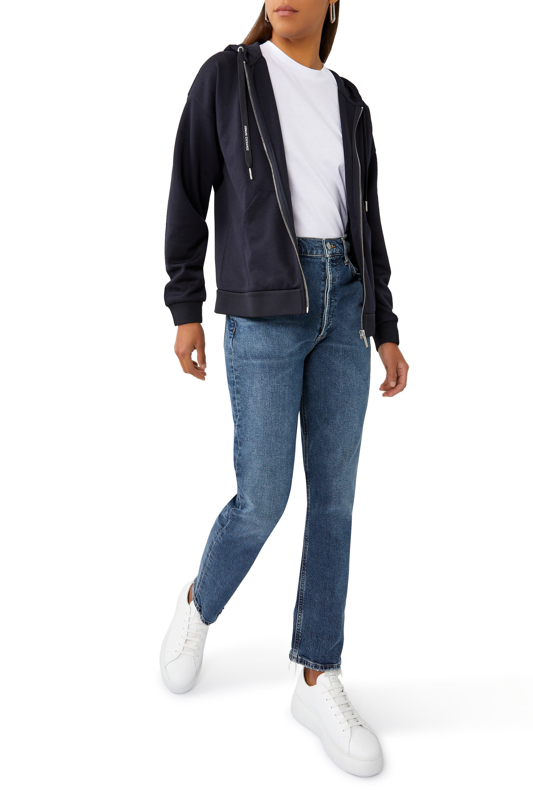 هودي بسحاب وشعار الماركة