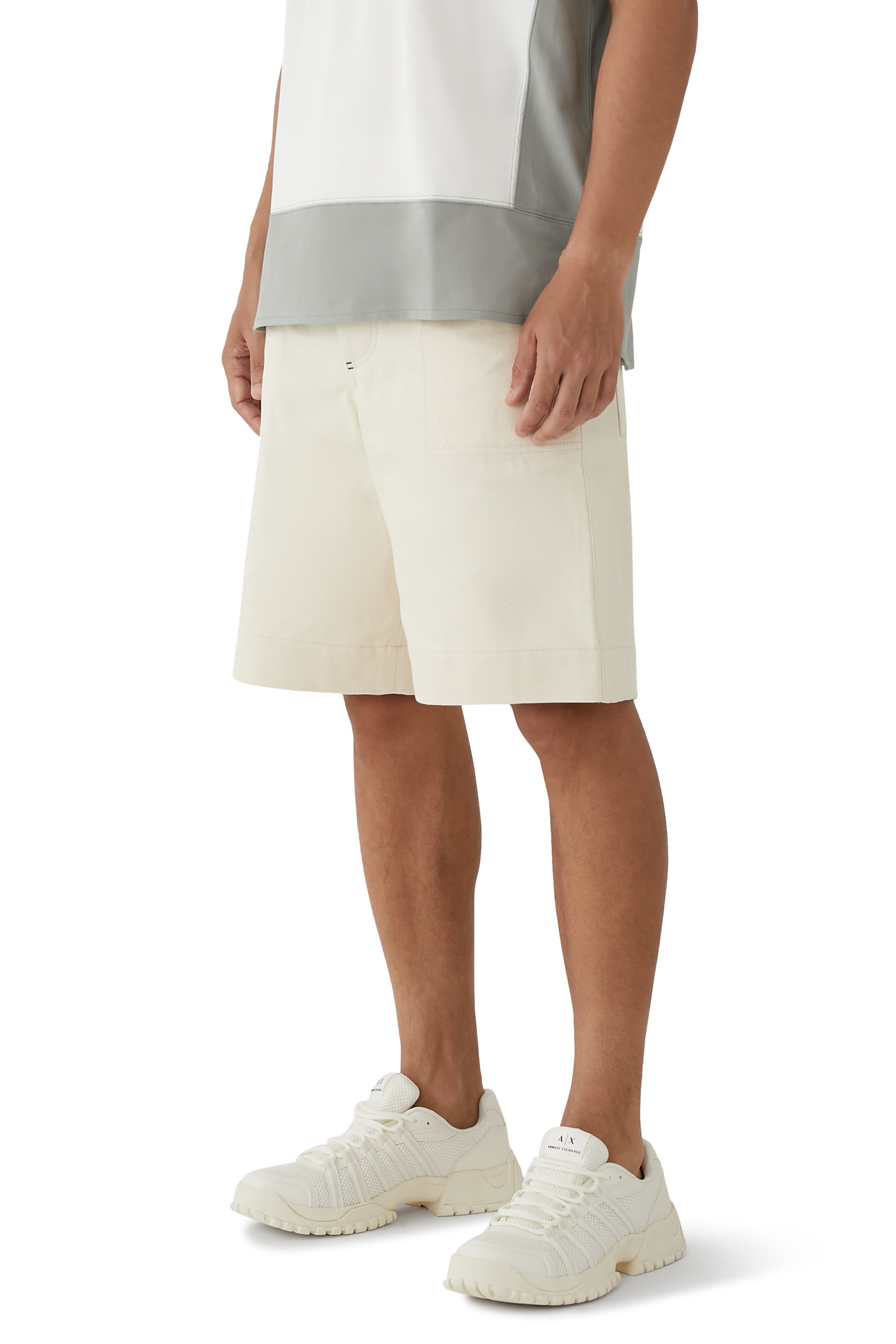 سنيكرز ليو بأربطة