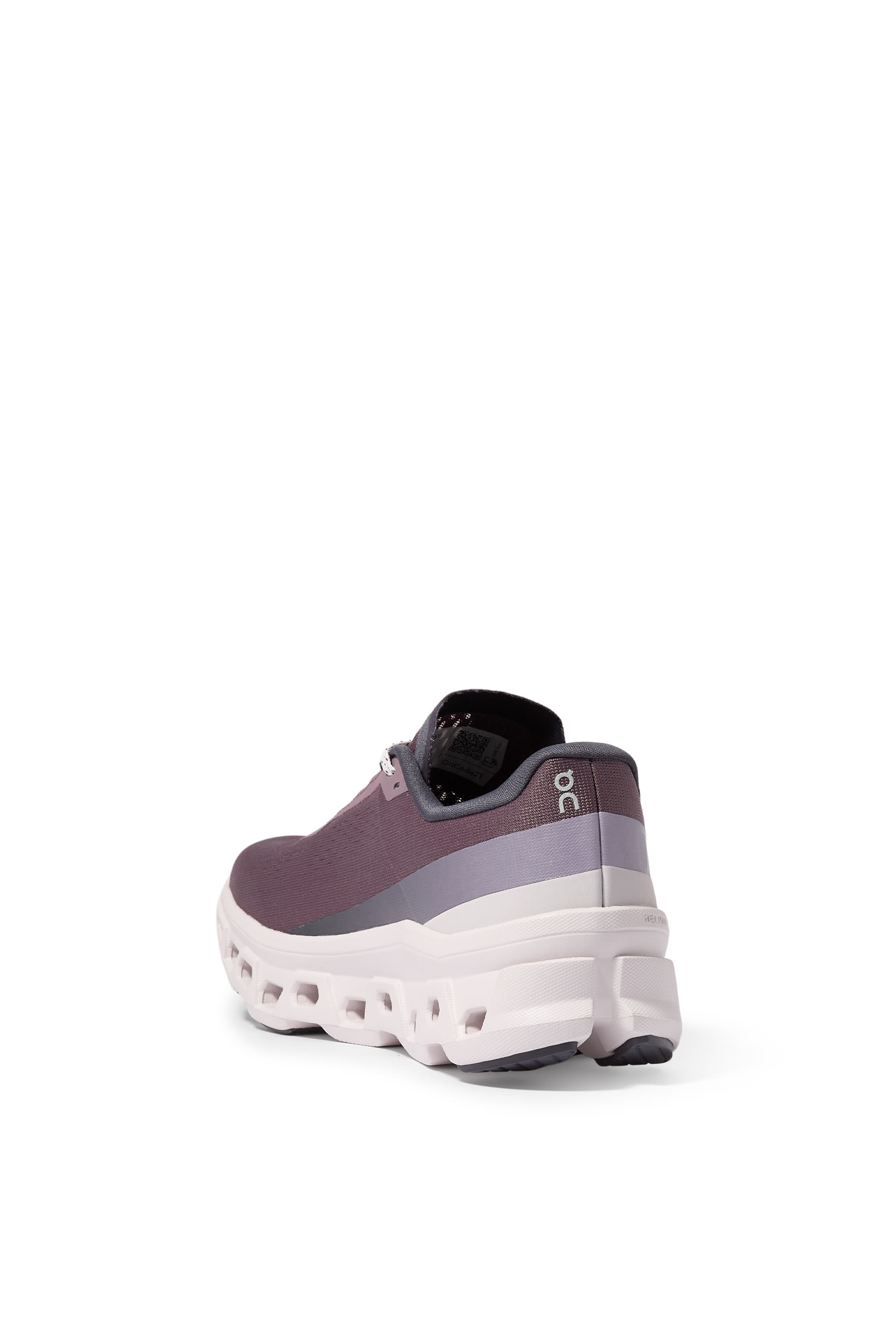 سنيكرز كلاودمونستر