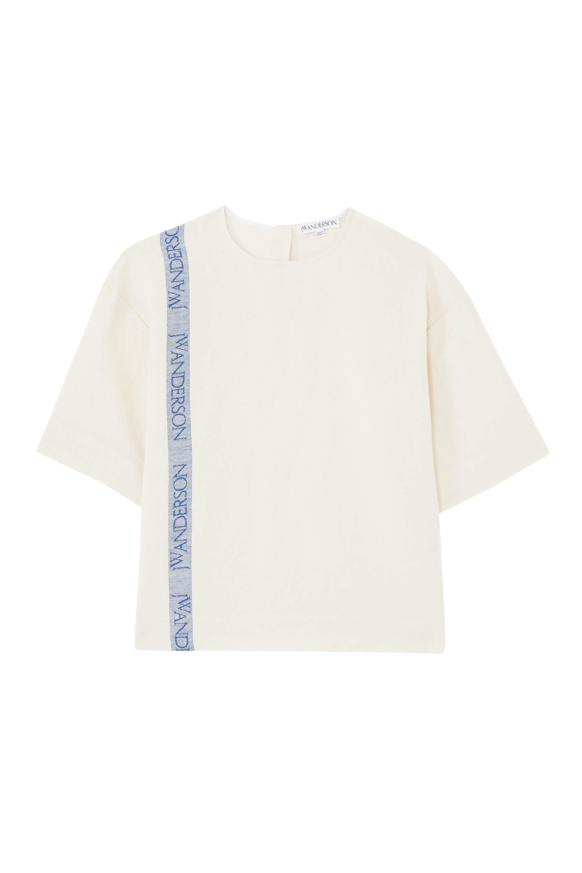 تيشيرت بقصة مربعة