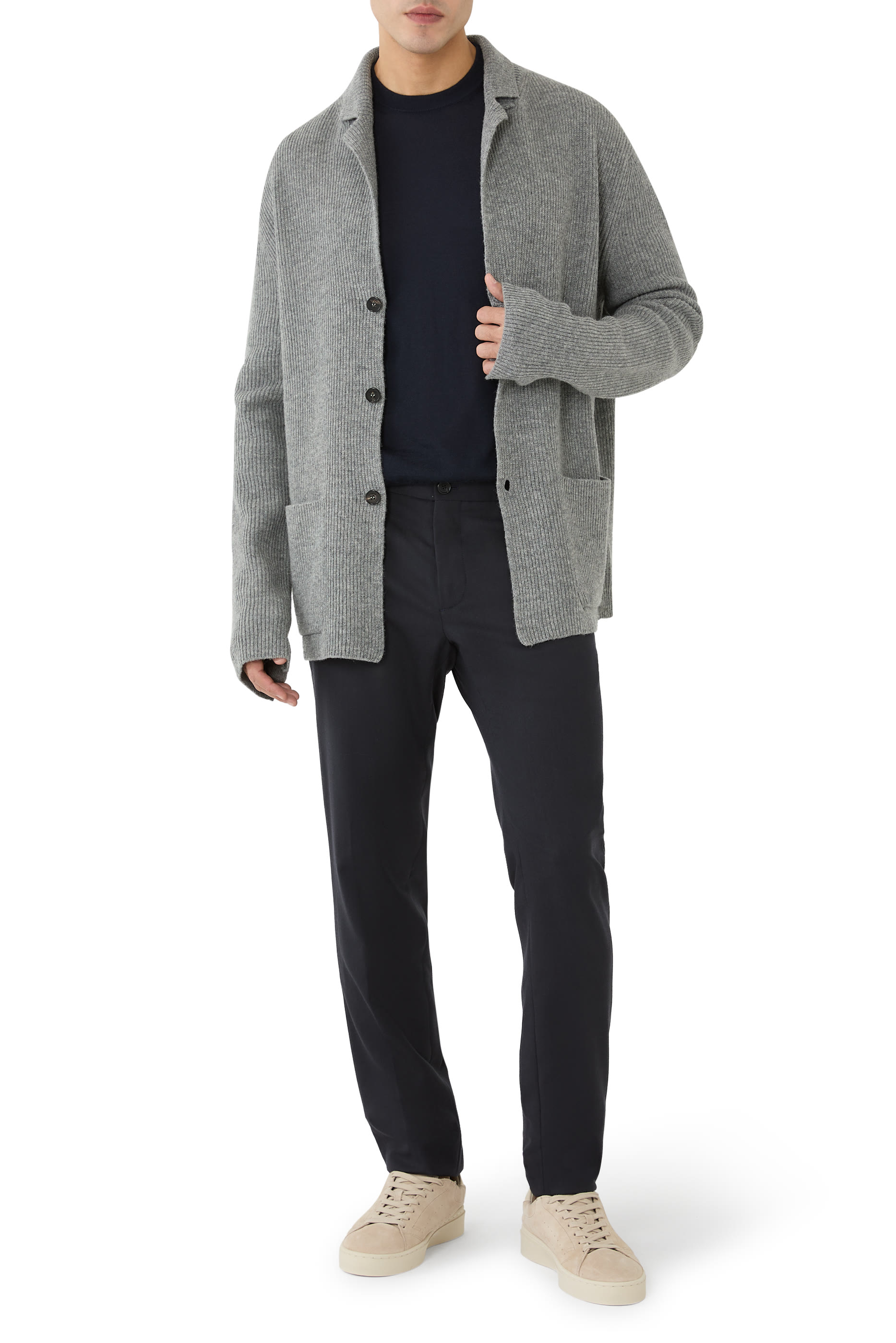 كنزة زانون بياقة ضيقة