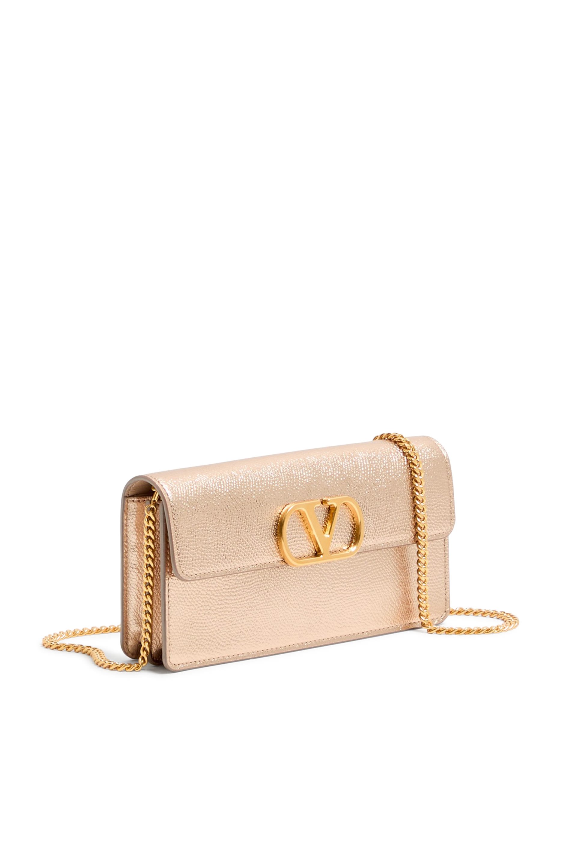 محفظة بحلية شعار الماركة جلد عجل لامع بارز الملمس