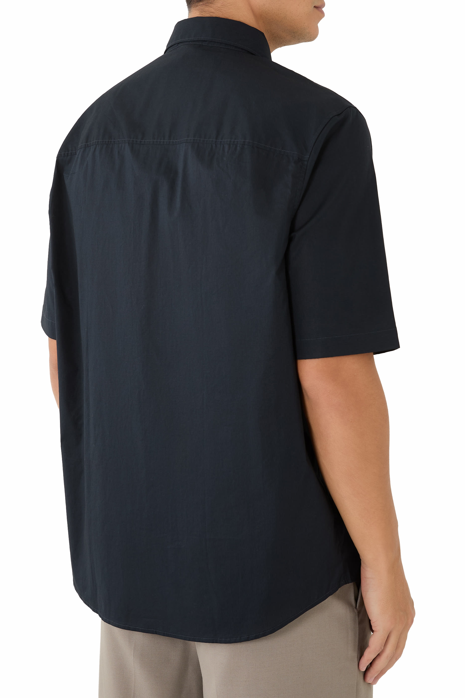 قميص بشعار الماركة