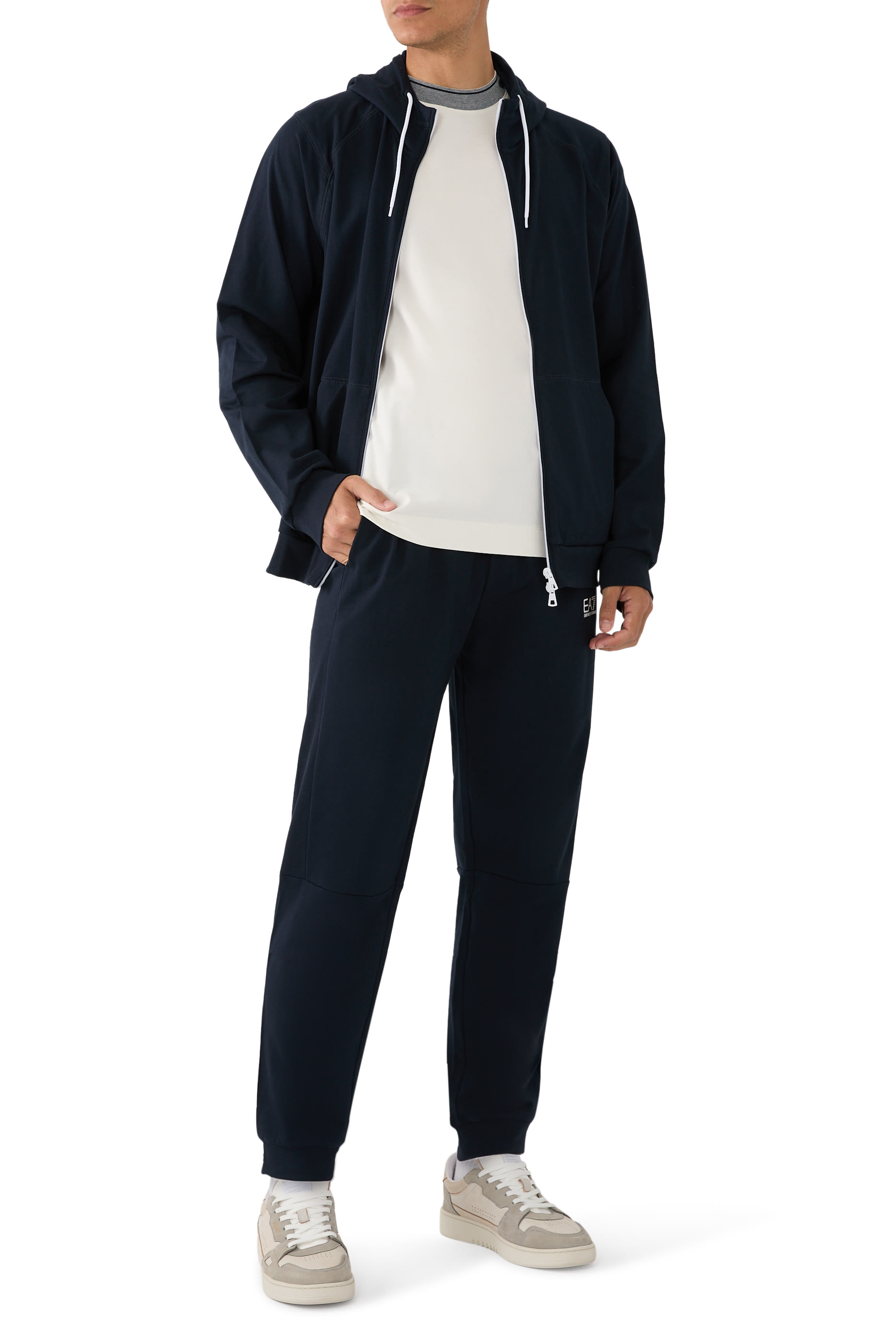 تيشيرت بأكمام قصيرة