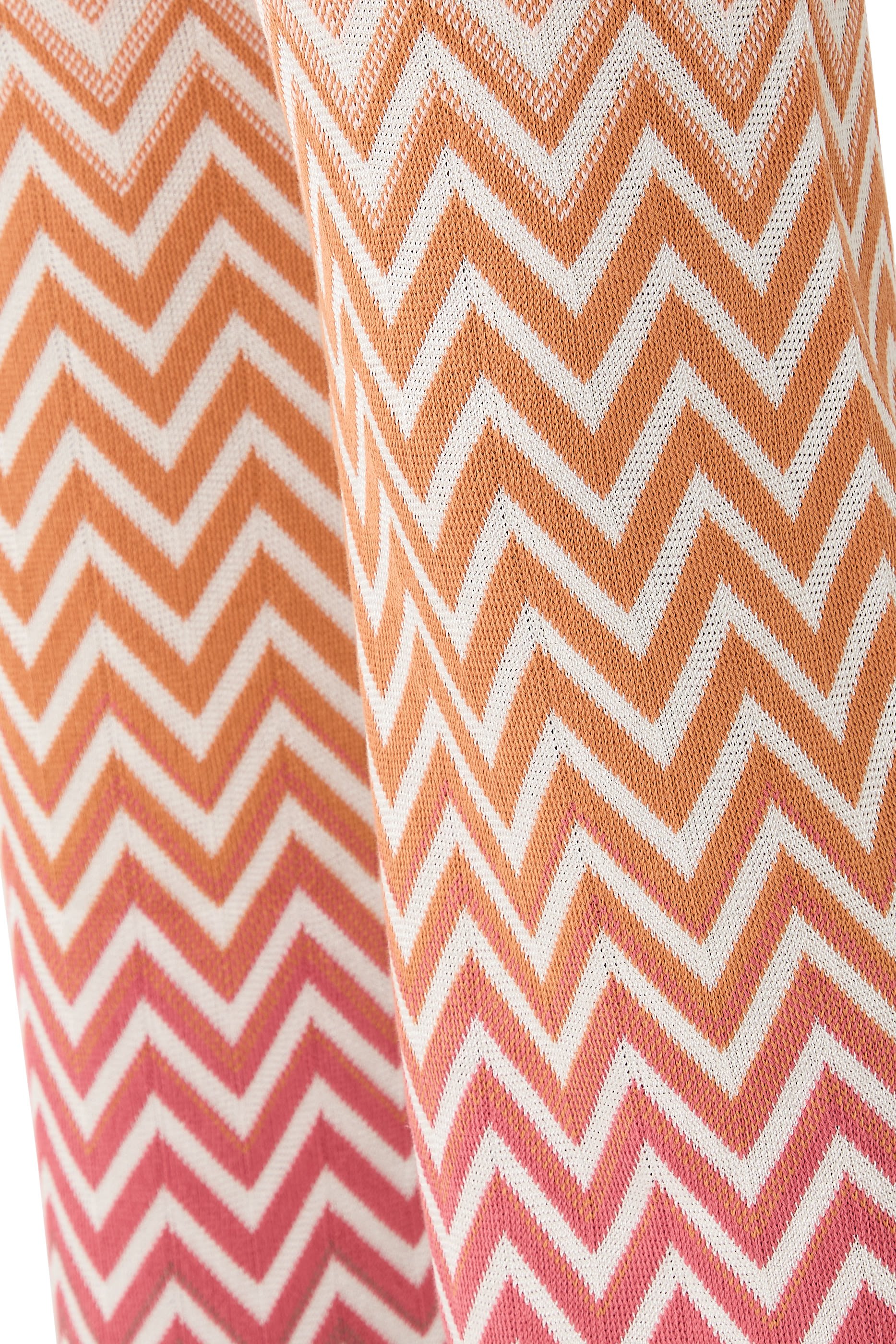 بنطال بقصة ساق مستقيمة