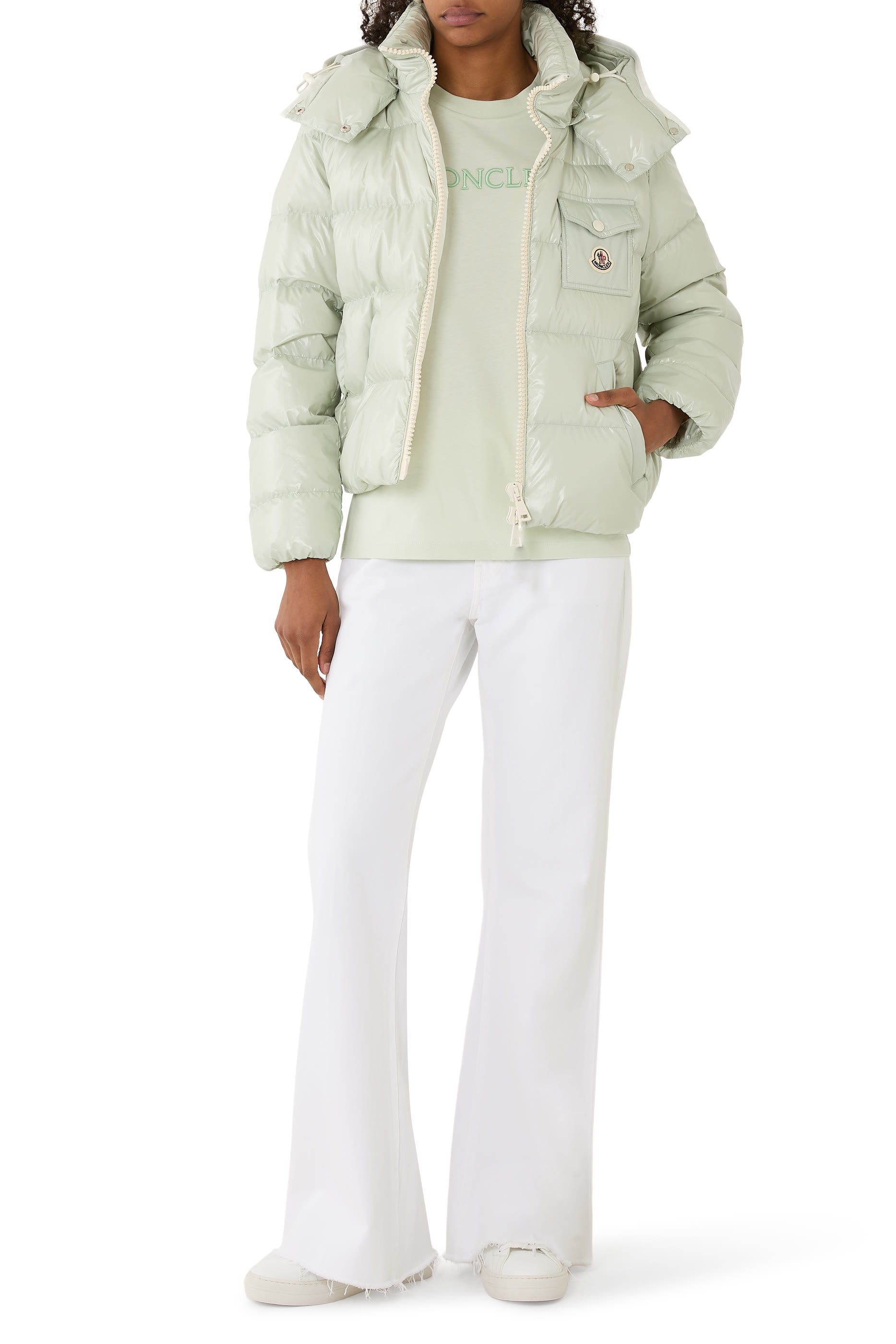 تيشيرت مطرز بشعار الماركة بلون مماثل