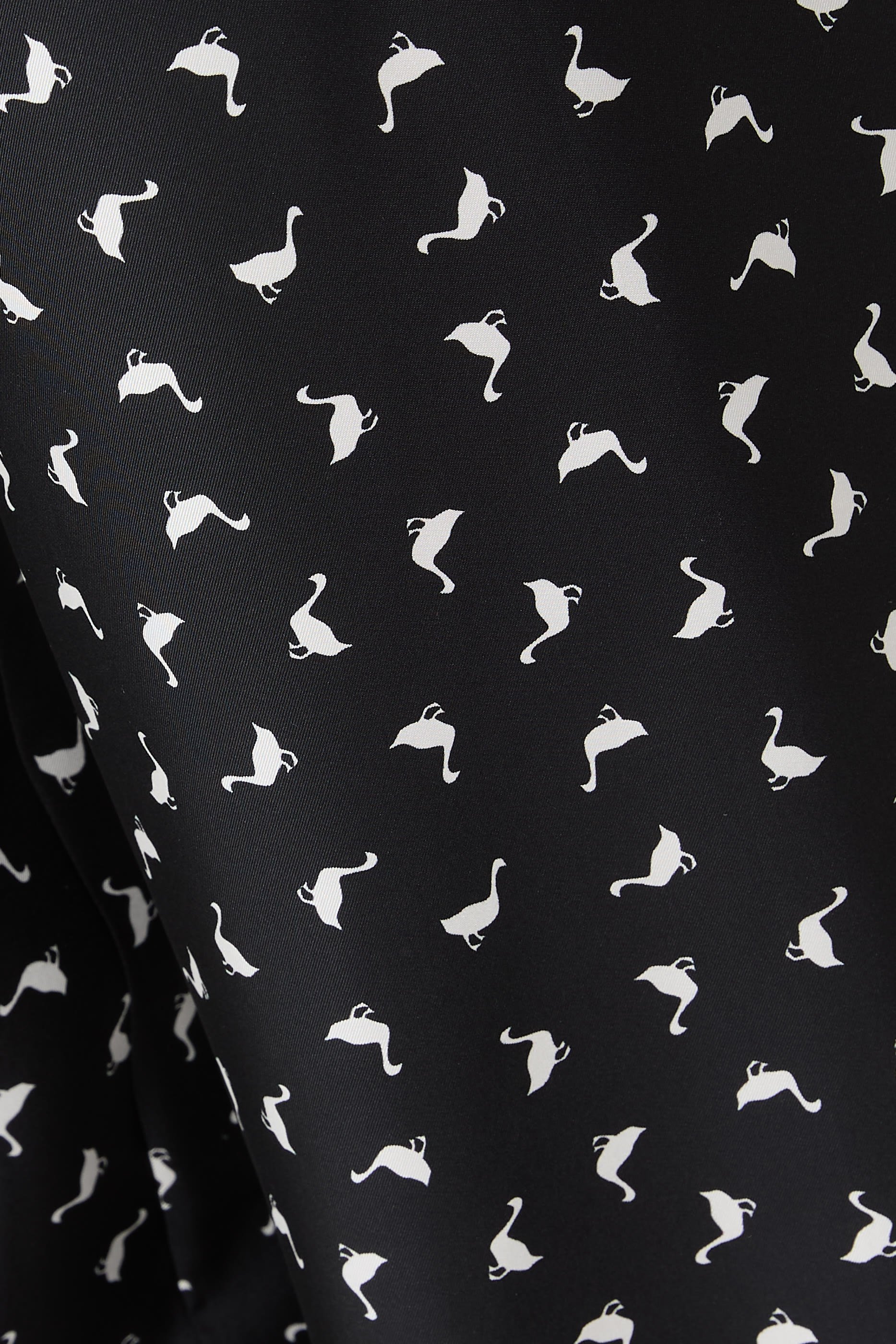 بنطال بطبعات إوز صغيرة بالكامل حرير