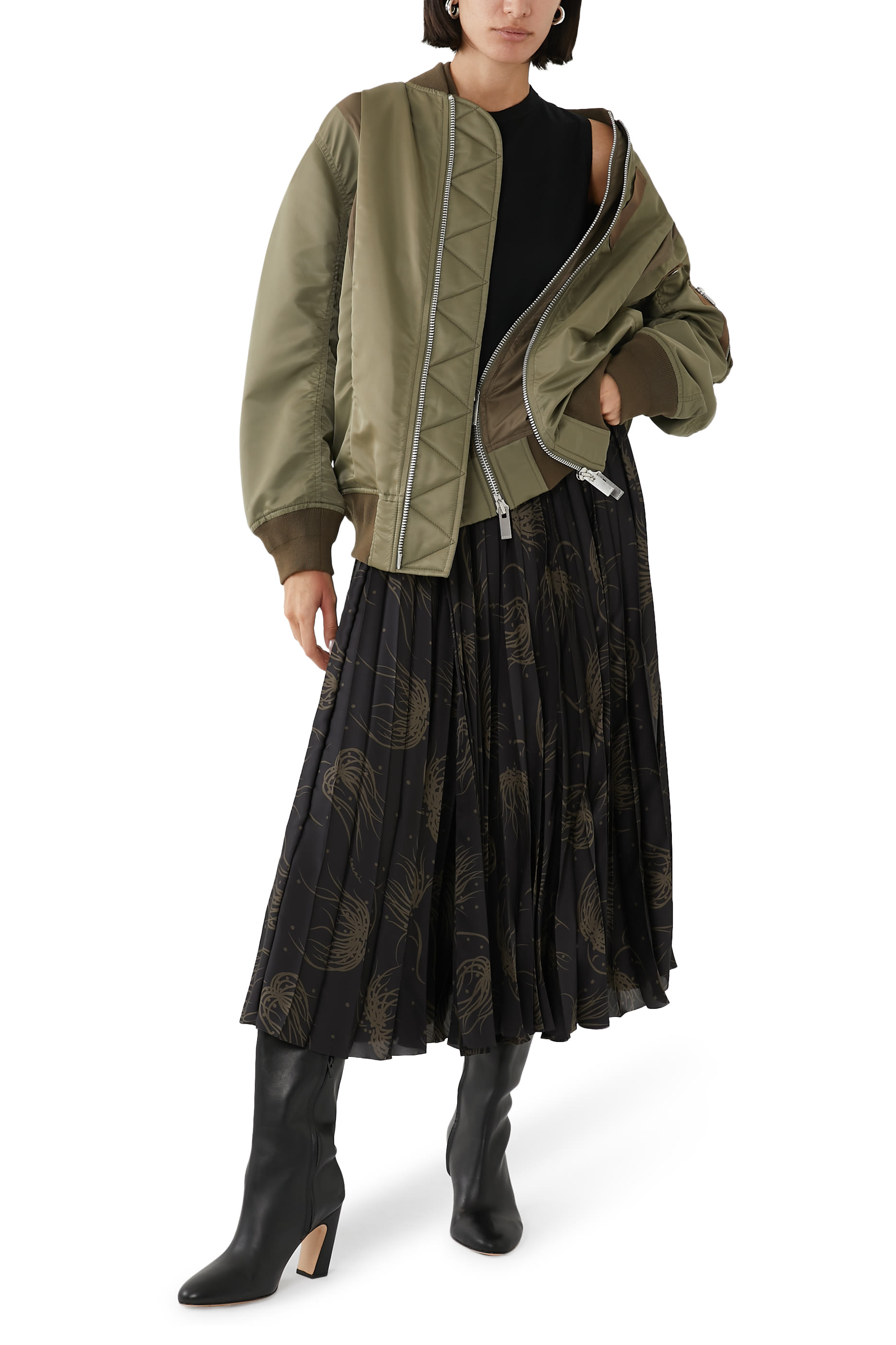 تنورة بنقشة نقاط وزهور