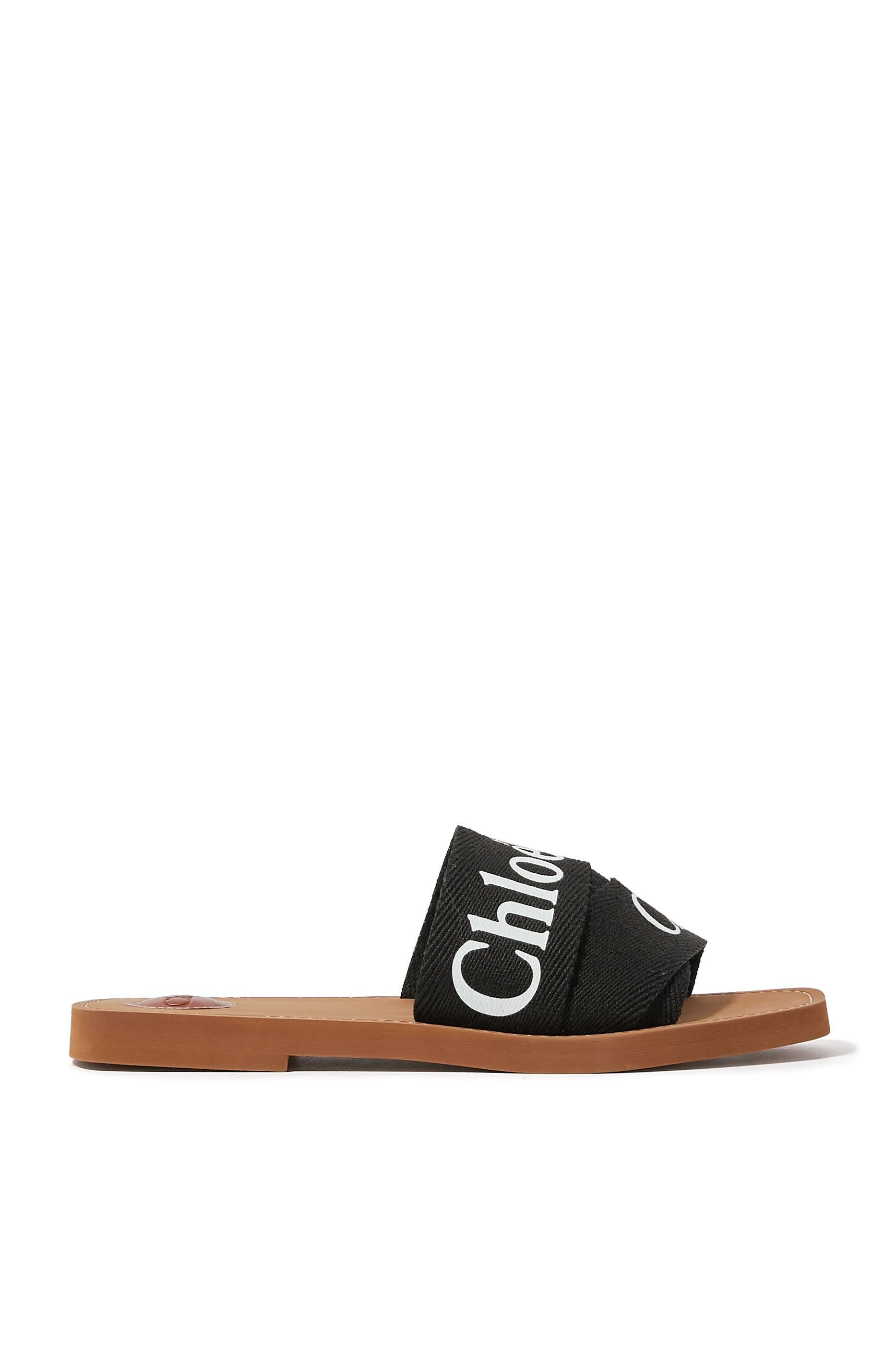 حذاء وودي مفتوح من الخلف بشعار الماركة