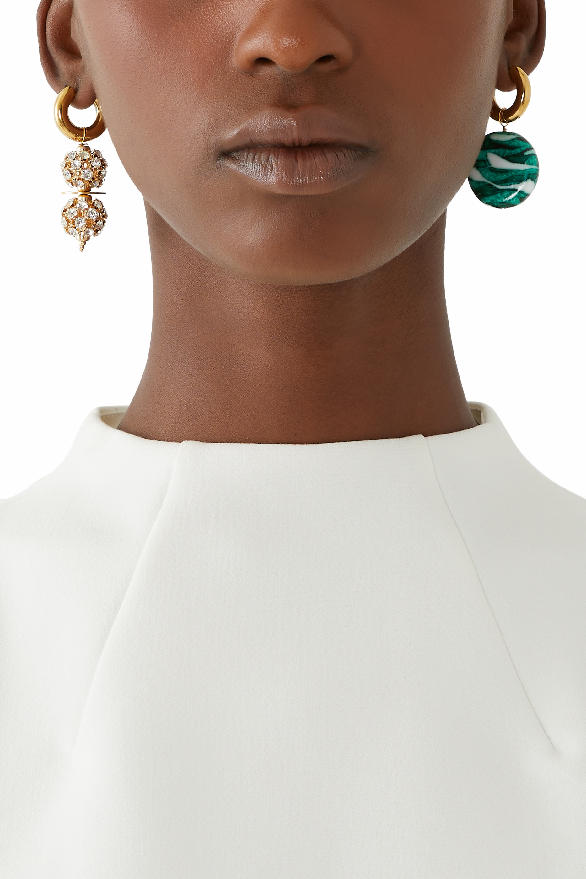 أقراط ميكس اند ماتش مرصعة بكريستال، نحاس مطلي بذهب عيار 24