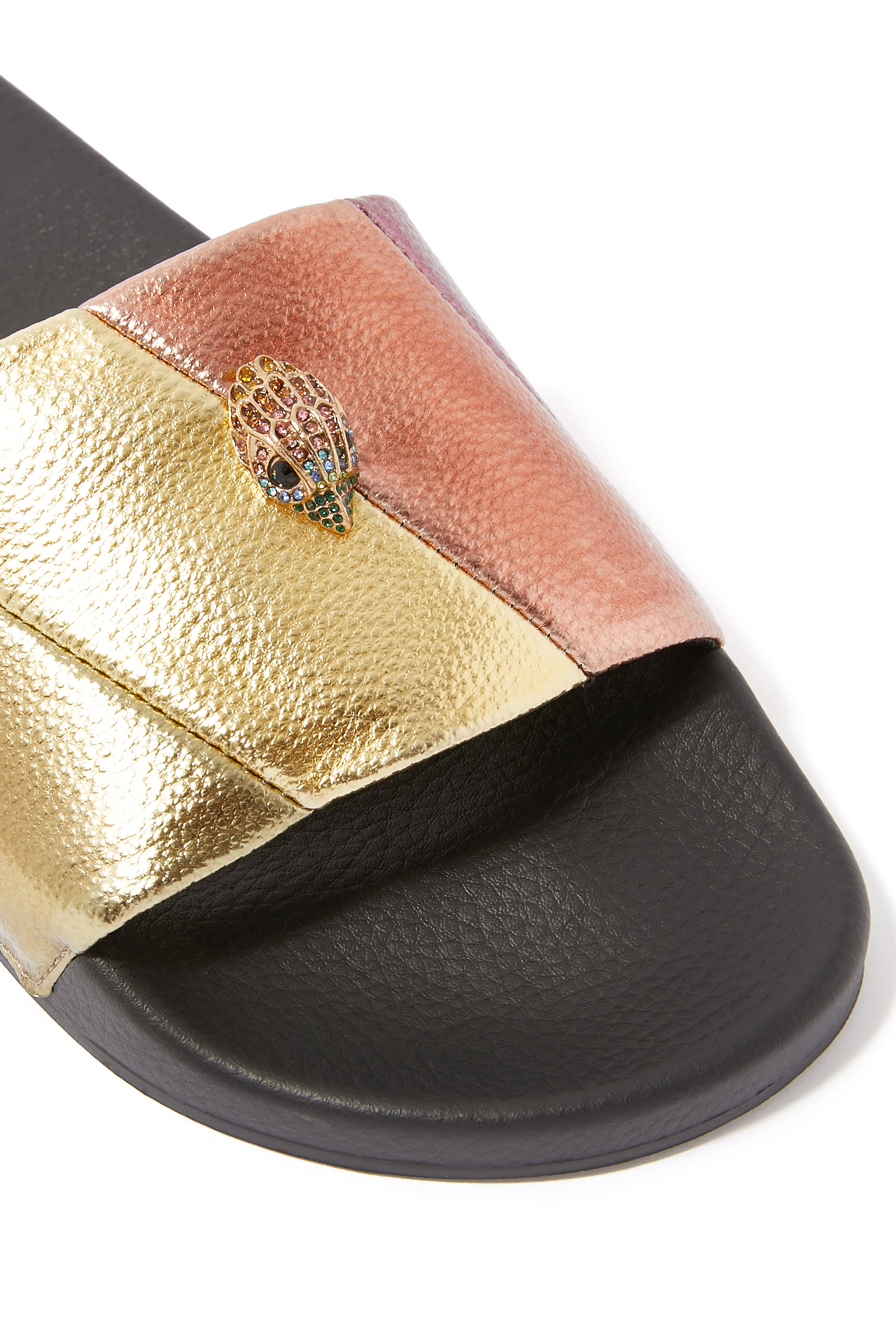 حذاء مينا سهل الإرتداء بشعار الماركة