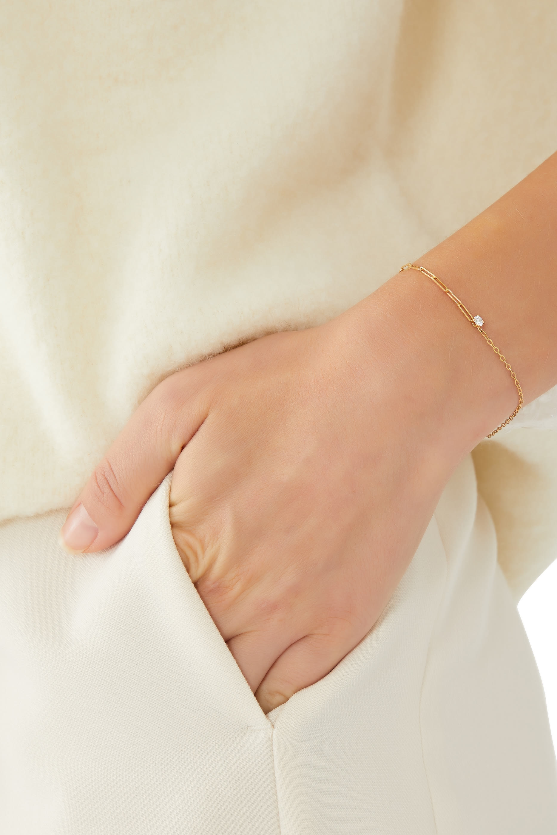 سوار سوليتير مرصع بالماس ذهب أصفر عيار 18