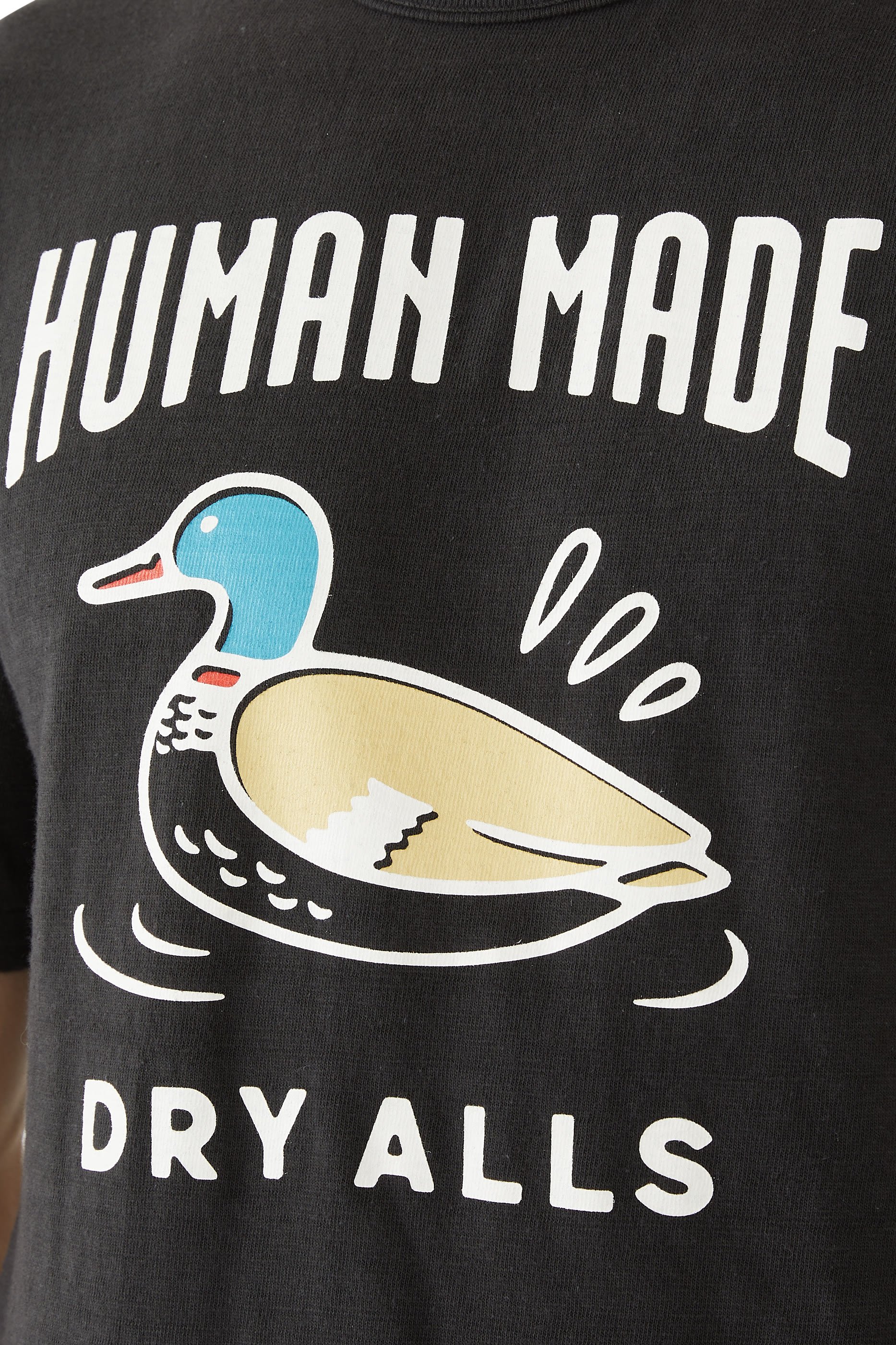 تيشيرت بطبعة غرافيك