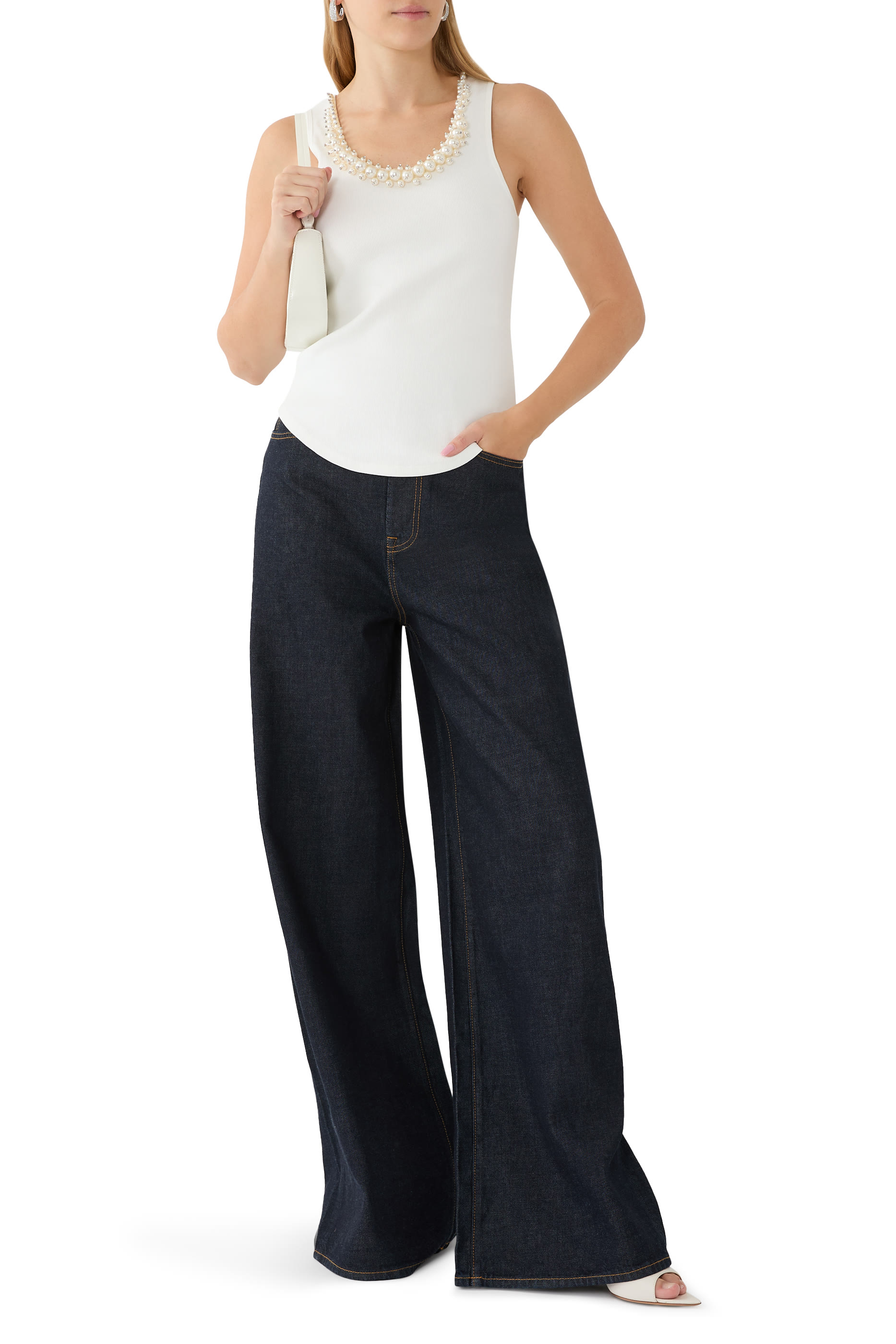 بلوزة كراش بلا أكمام مرصعة