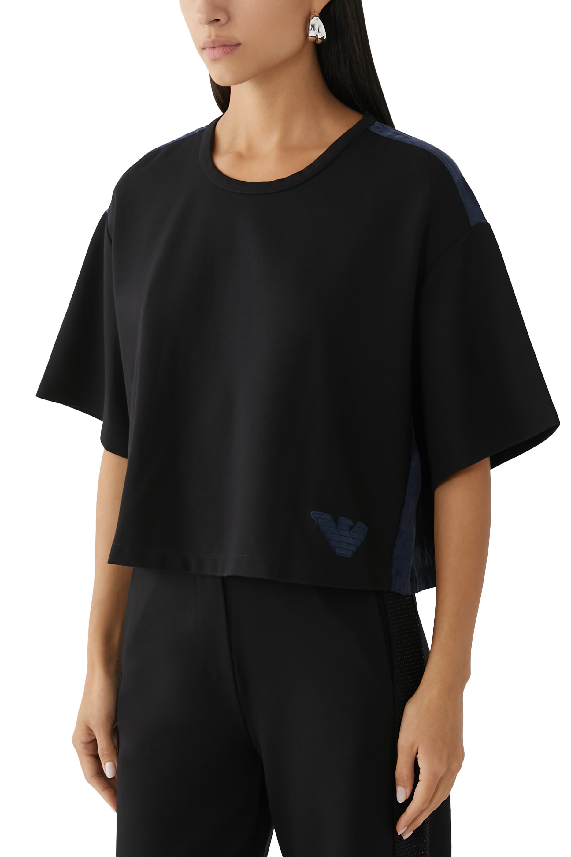 تيشيرت بأكمام قصيرة بشعار الماركة