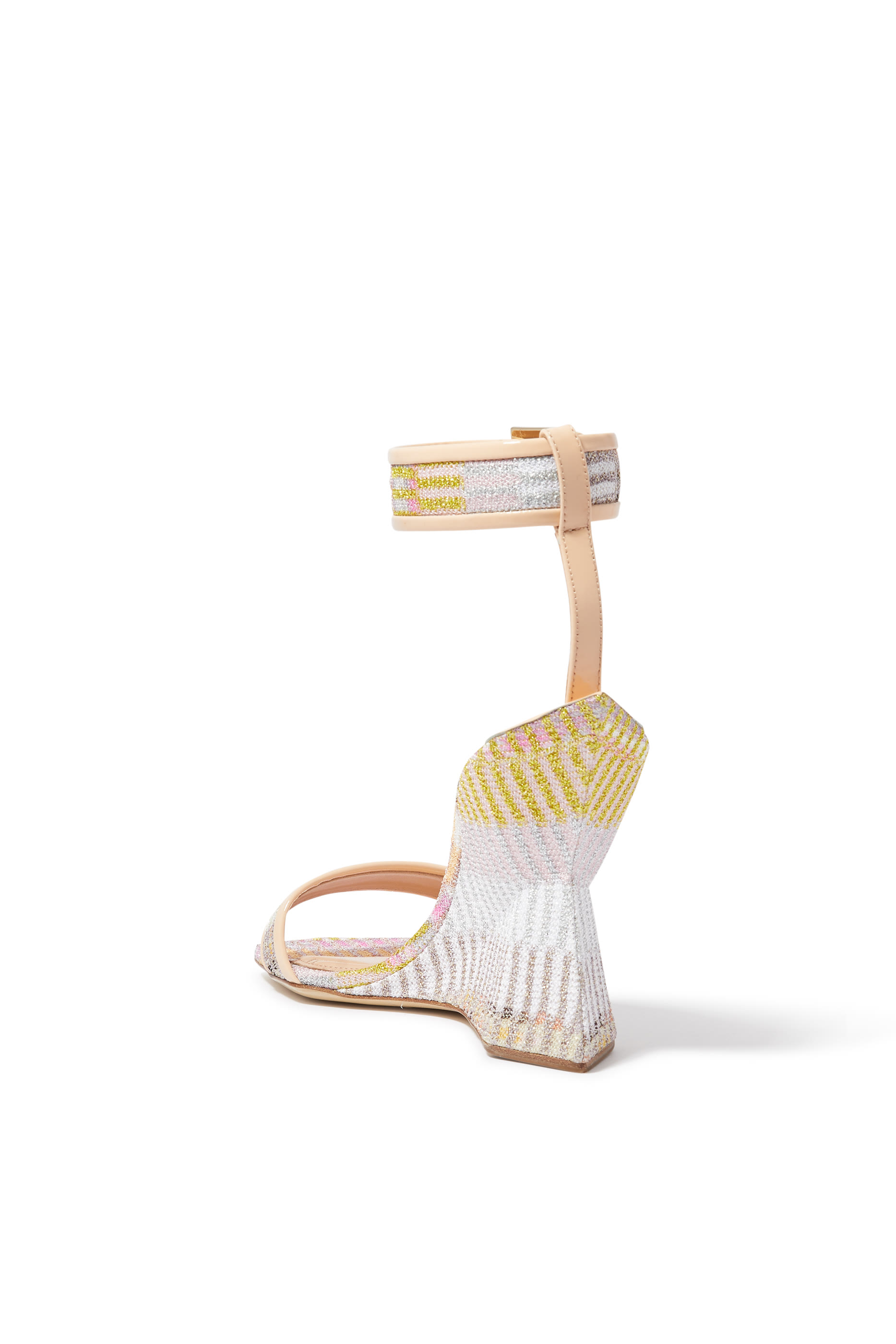 صندل نينا ريتشل بكعب ويدج 95 بنقشة هندسية