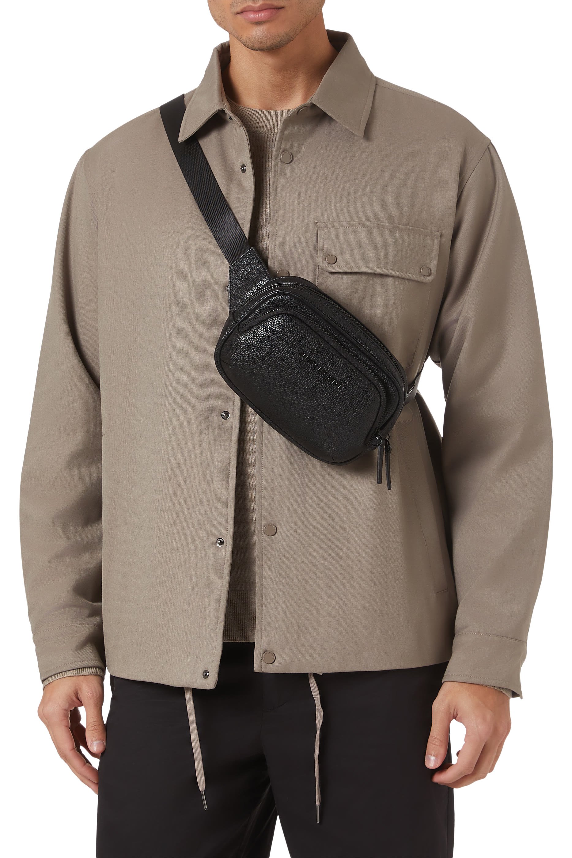 حقيبة خصر بشعار الماركة قماش معالج