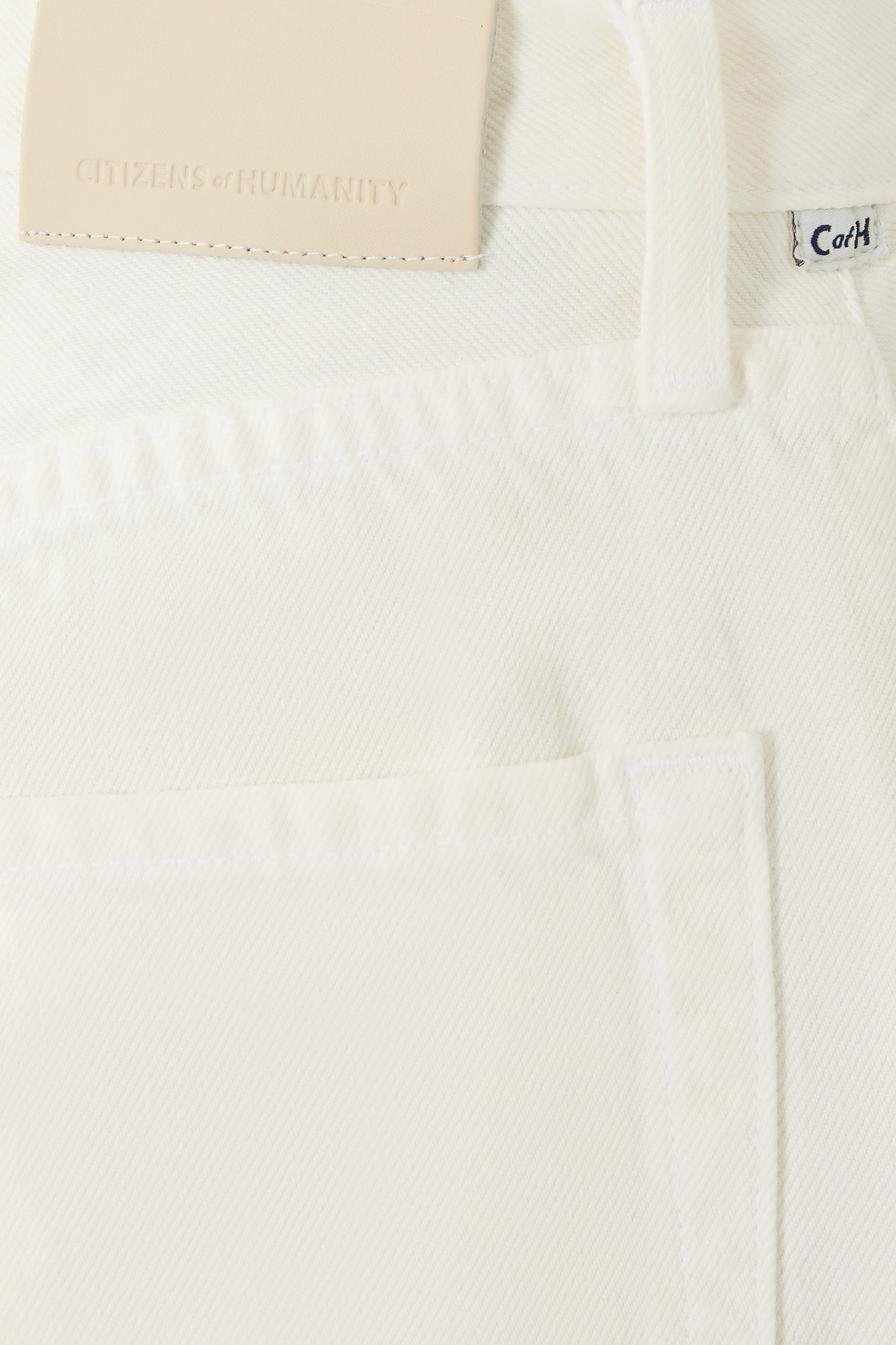 بنطال جينز أيلا بقصة فضفاضة