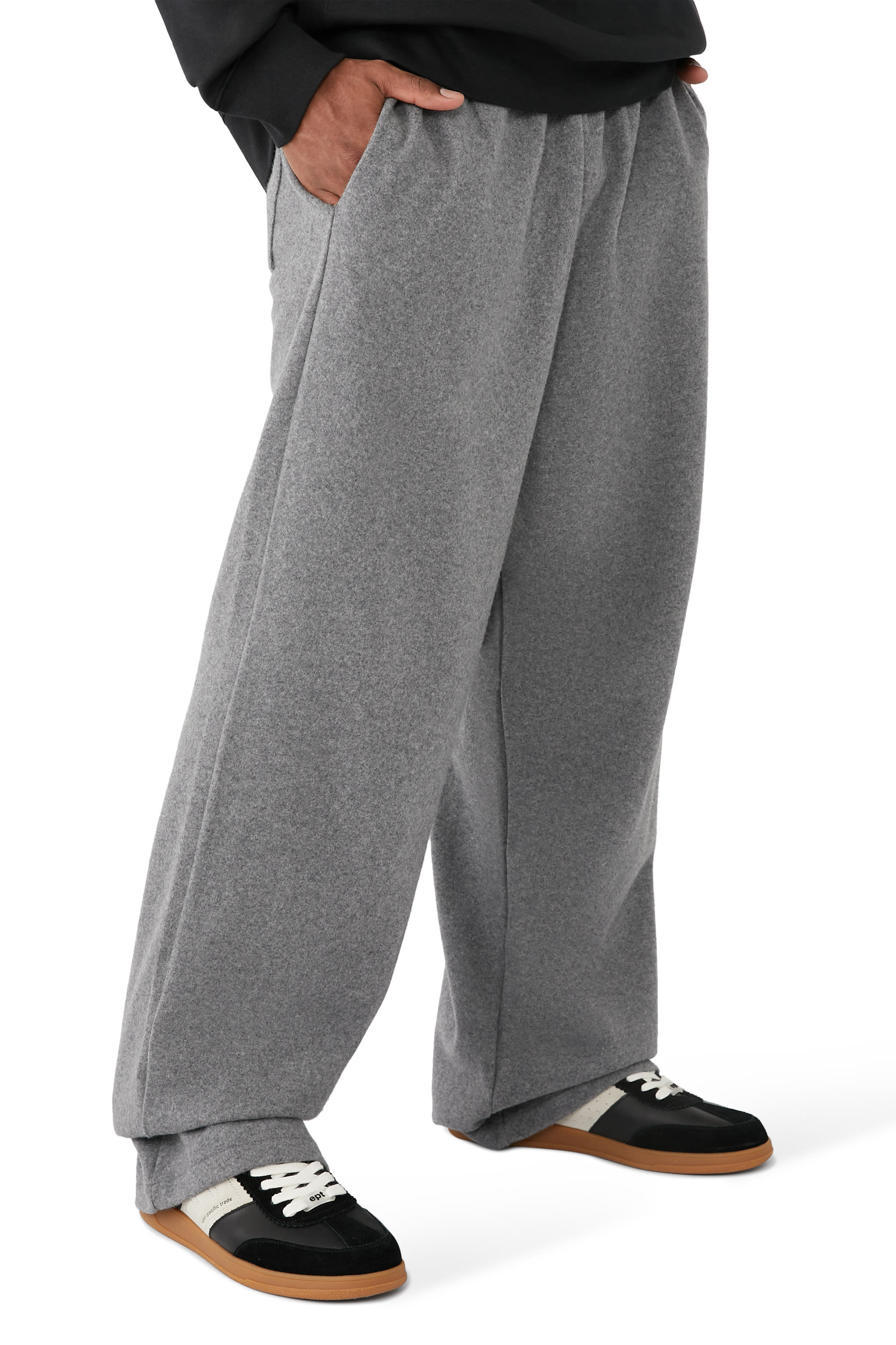 سنيكرز سانتوس