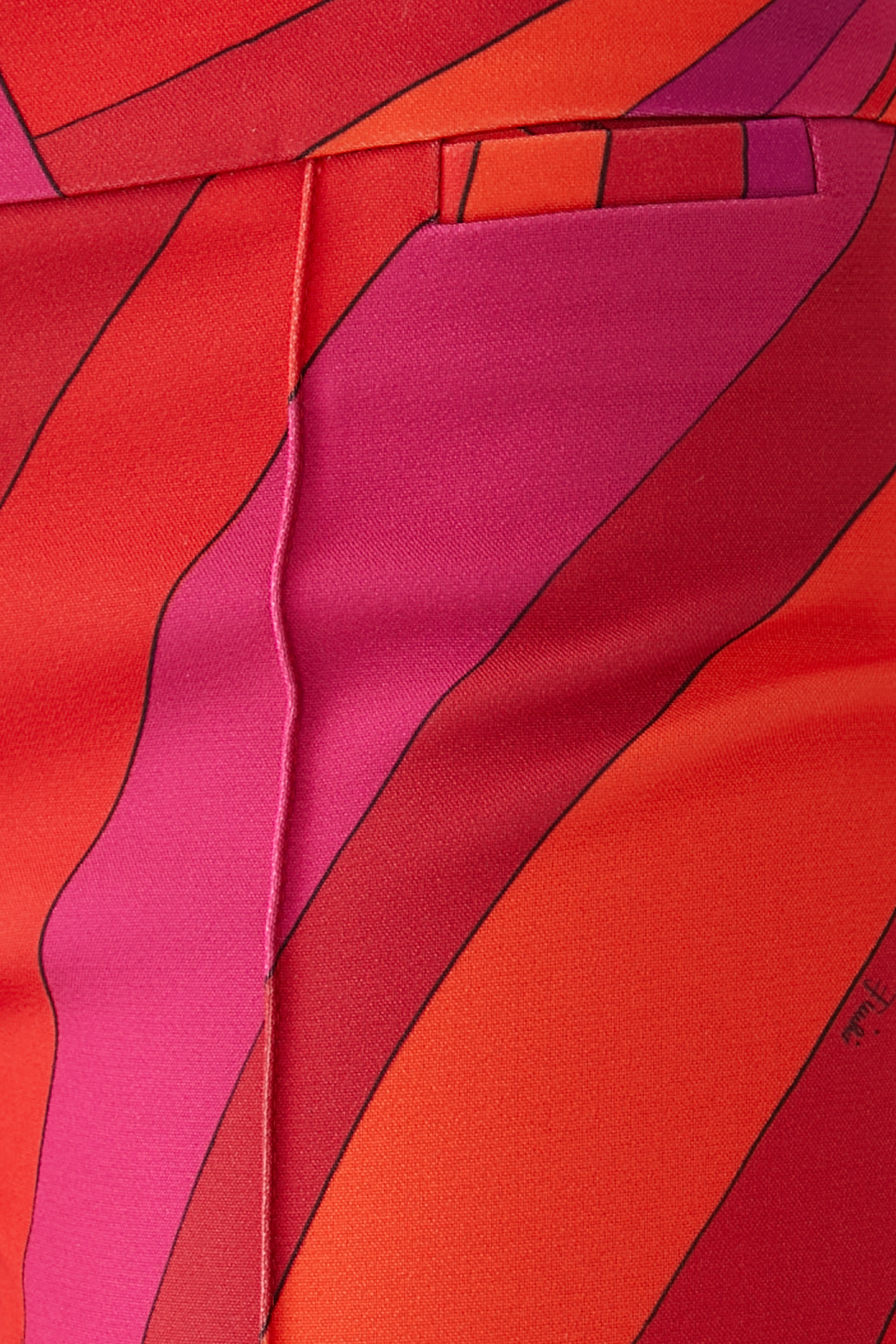 بنطال بنقشة ايريد وحافة واسعة