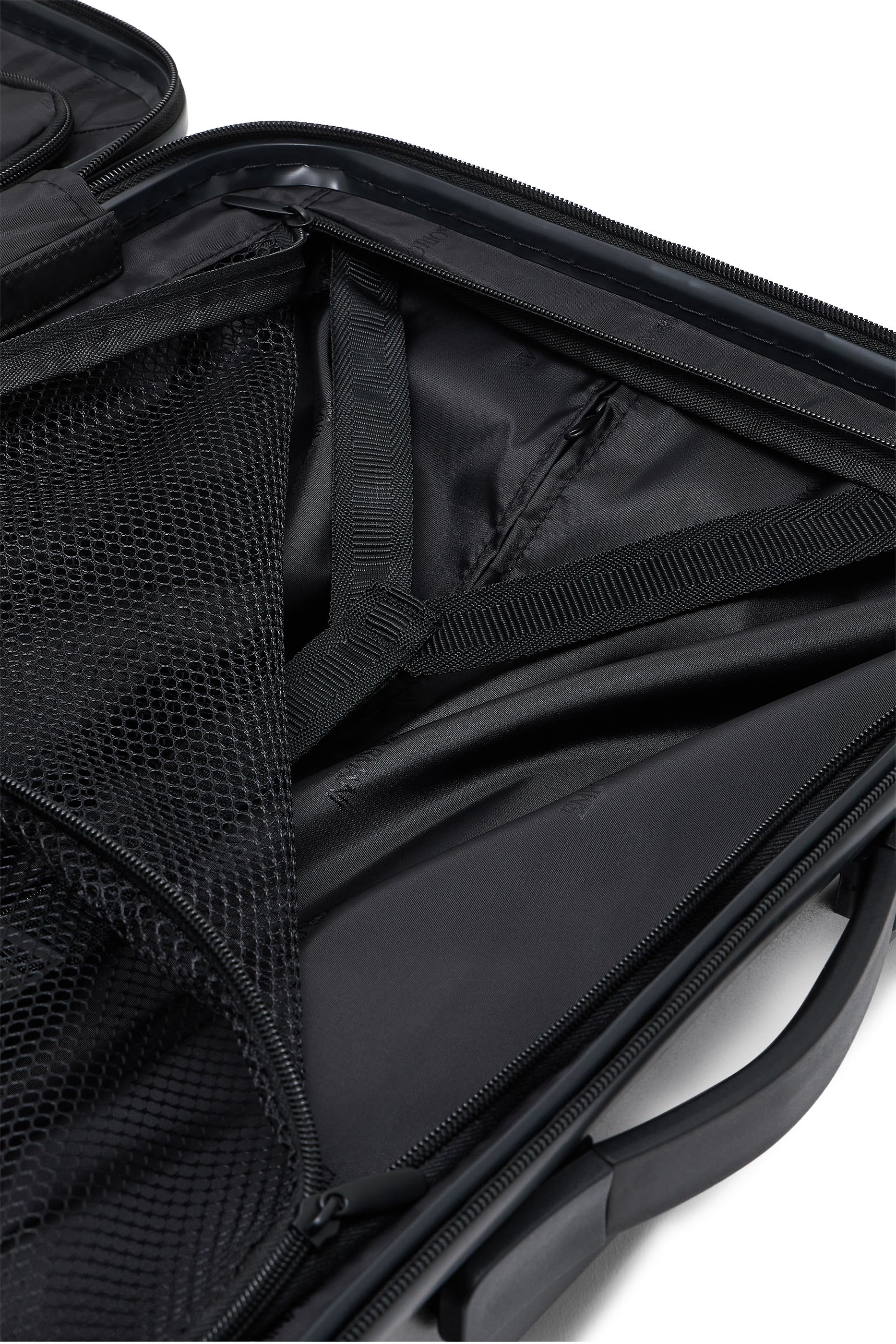 حقيبة سفر أي بي اس بشعار الماركة