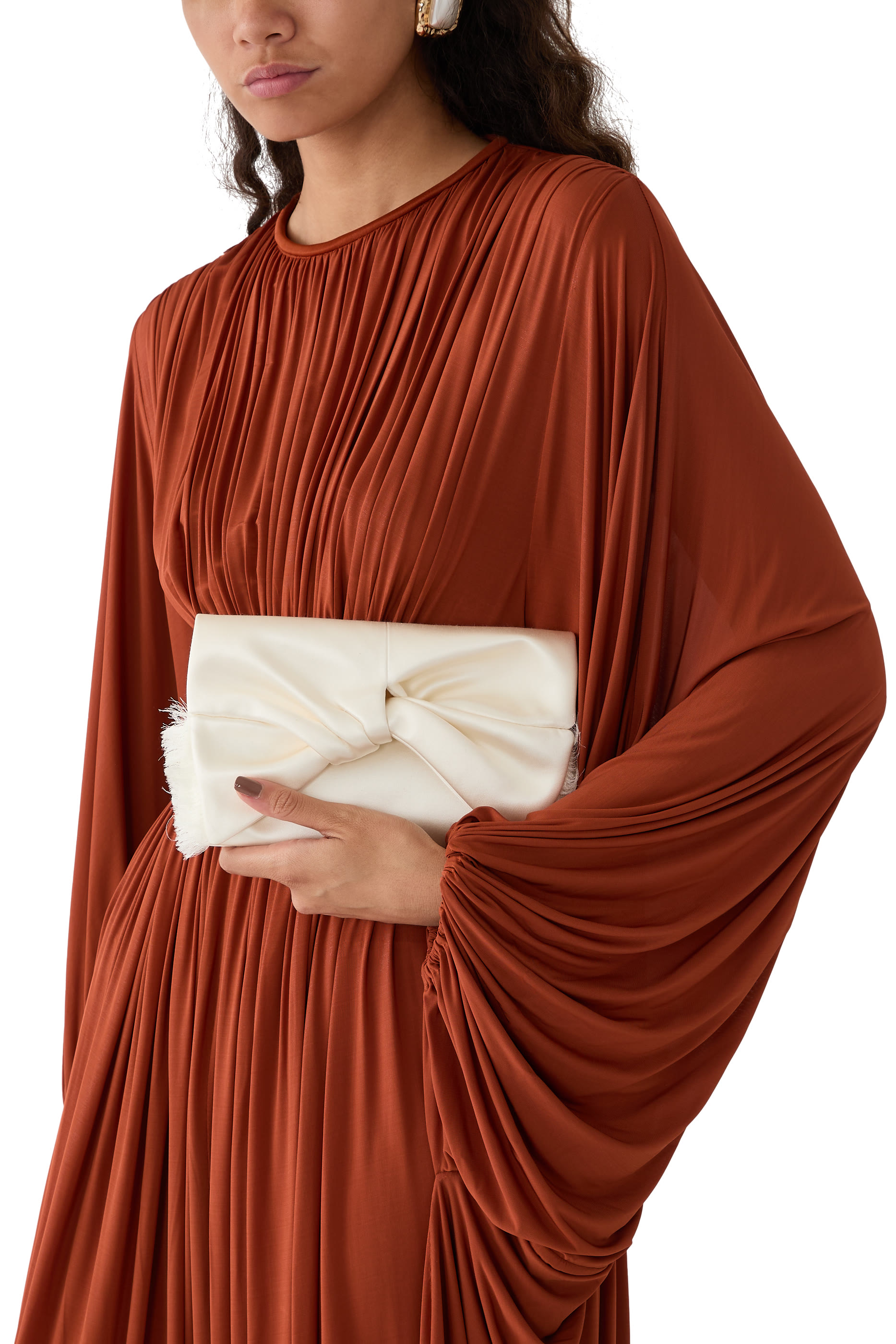 كلاتش بفيونكة