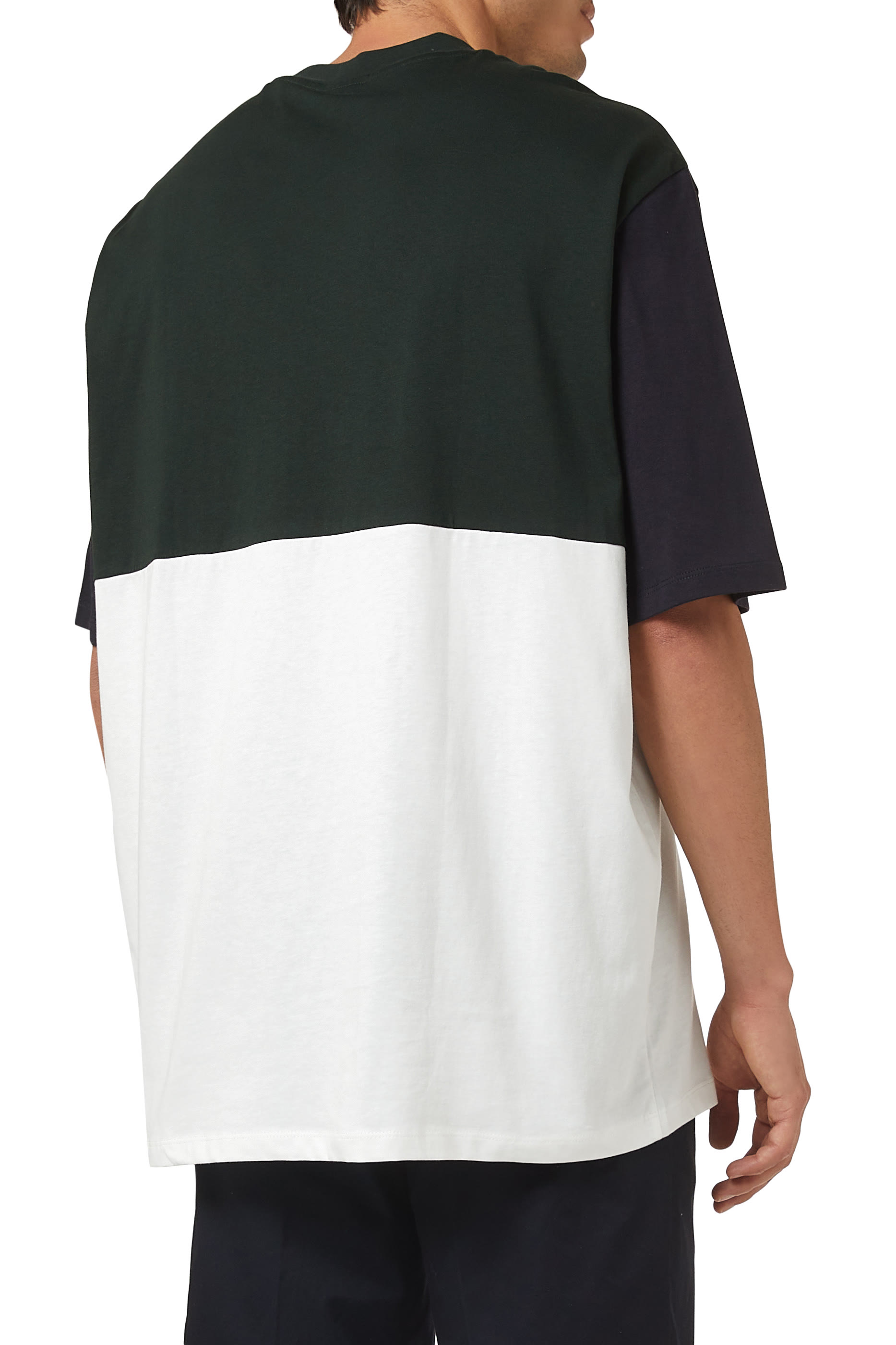 تيشيرت بأكمام قصيرة بطبعة شعار الماركة