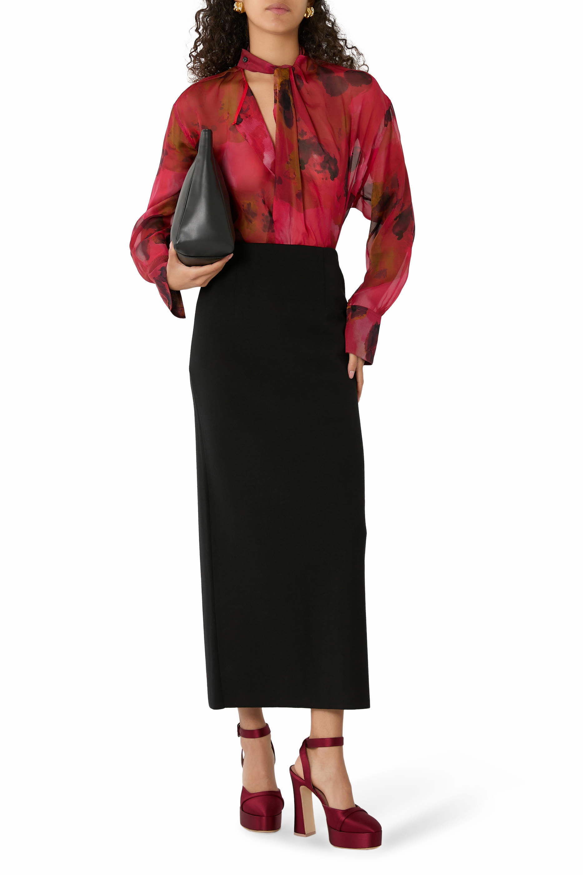 بلوزة بتفاصيل درابيه