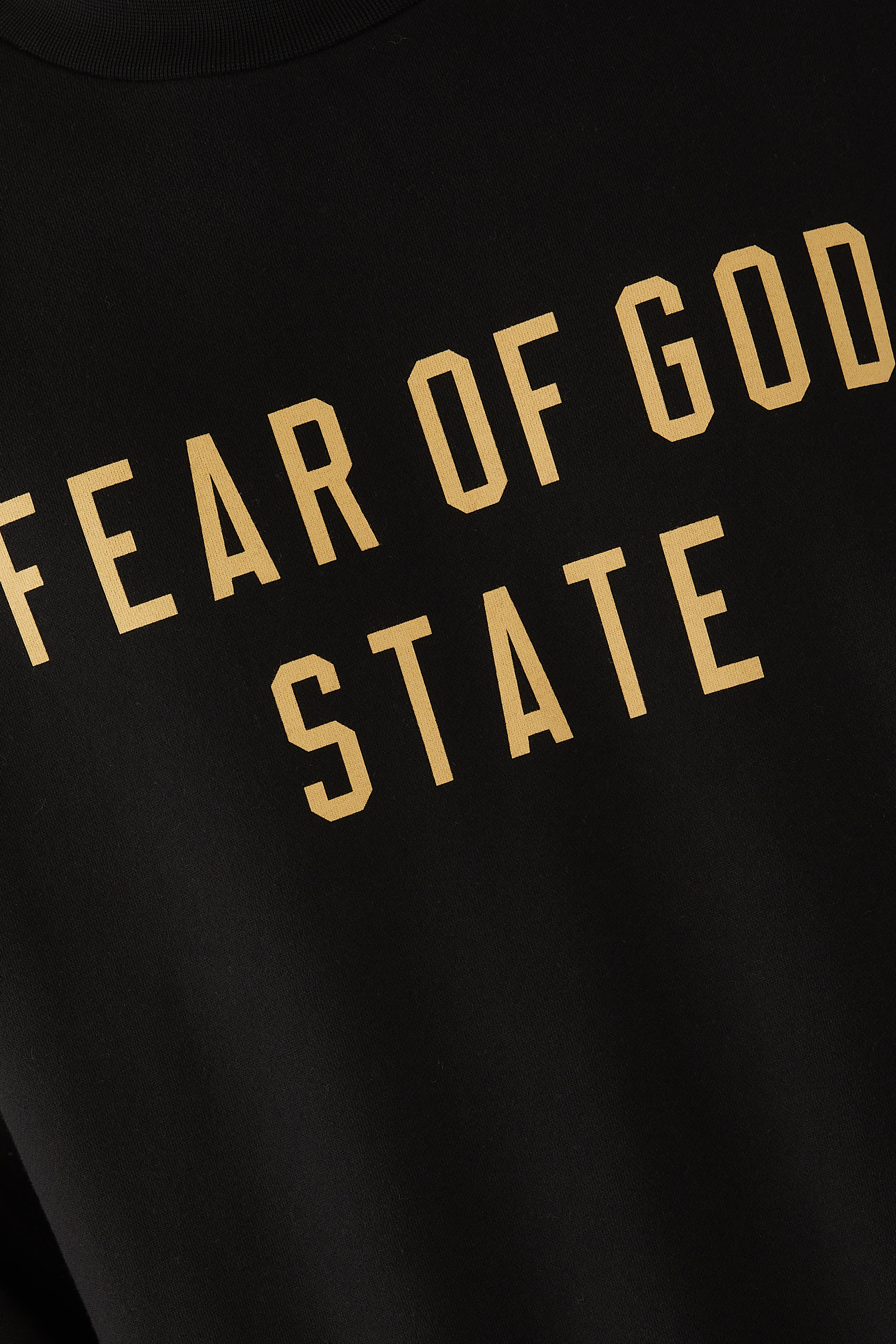 سويت شيرت بياقة ضيقة وشعار الماركة صوف